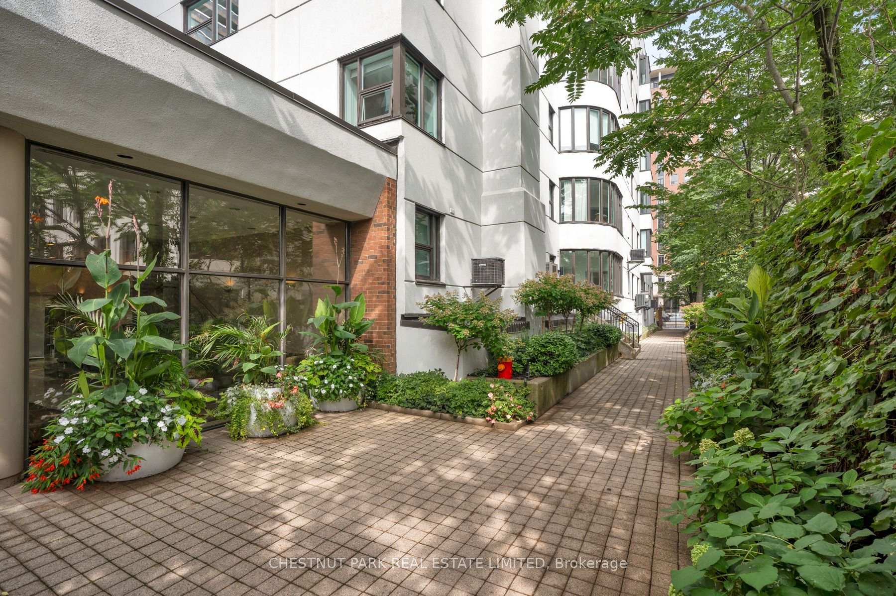Photo 2 of Unit PH3, 47 St Clair Avenue W, Toronto, Yonge-St. Clair — HOMEH