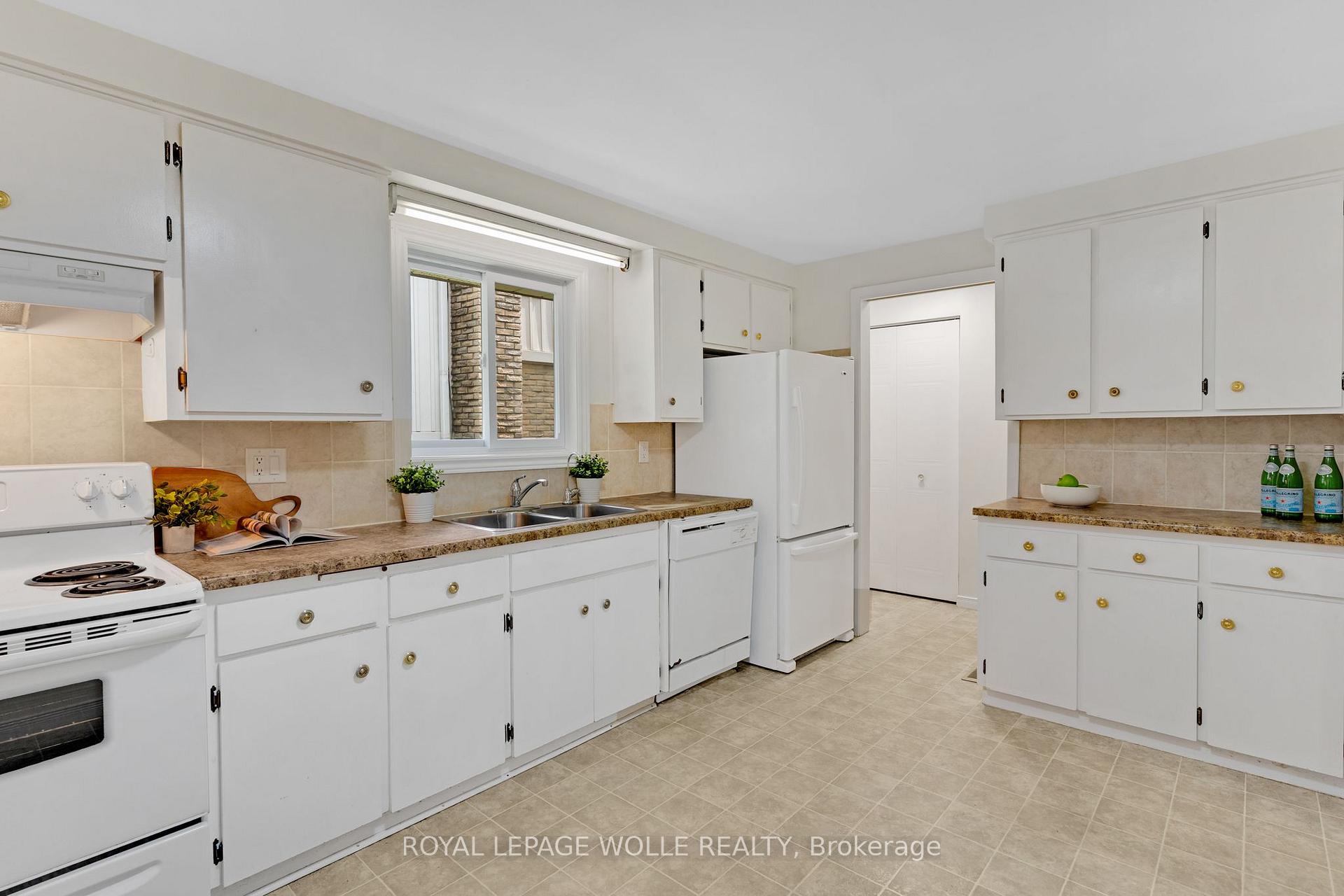 Photo 11 of 7 Underhill Crescent, Kitchener, Centreville Chicopee — HOMEH