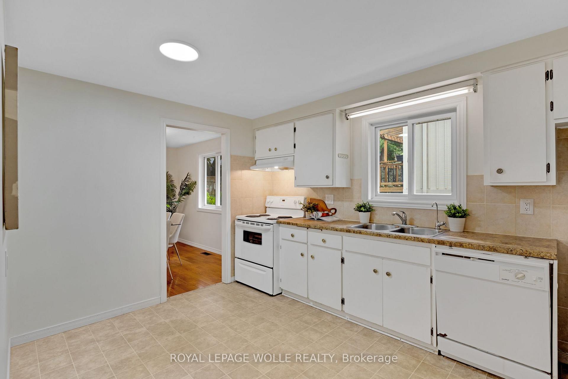 Photo 13 of 7 Underhill Crescent, Kitchener, Centreville Chicopee — HOMEH