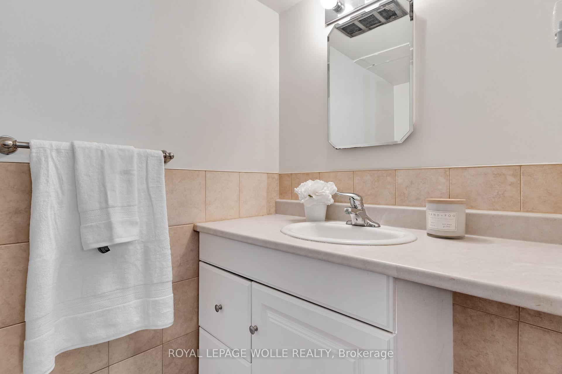 Photo 33 of 7 Underhill Crescent, Kitchener, Centreville Chicopee — HOMEH