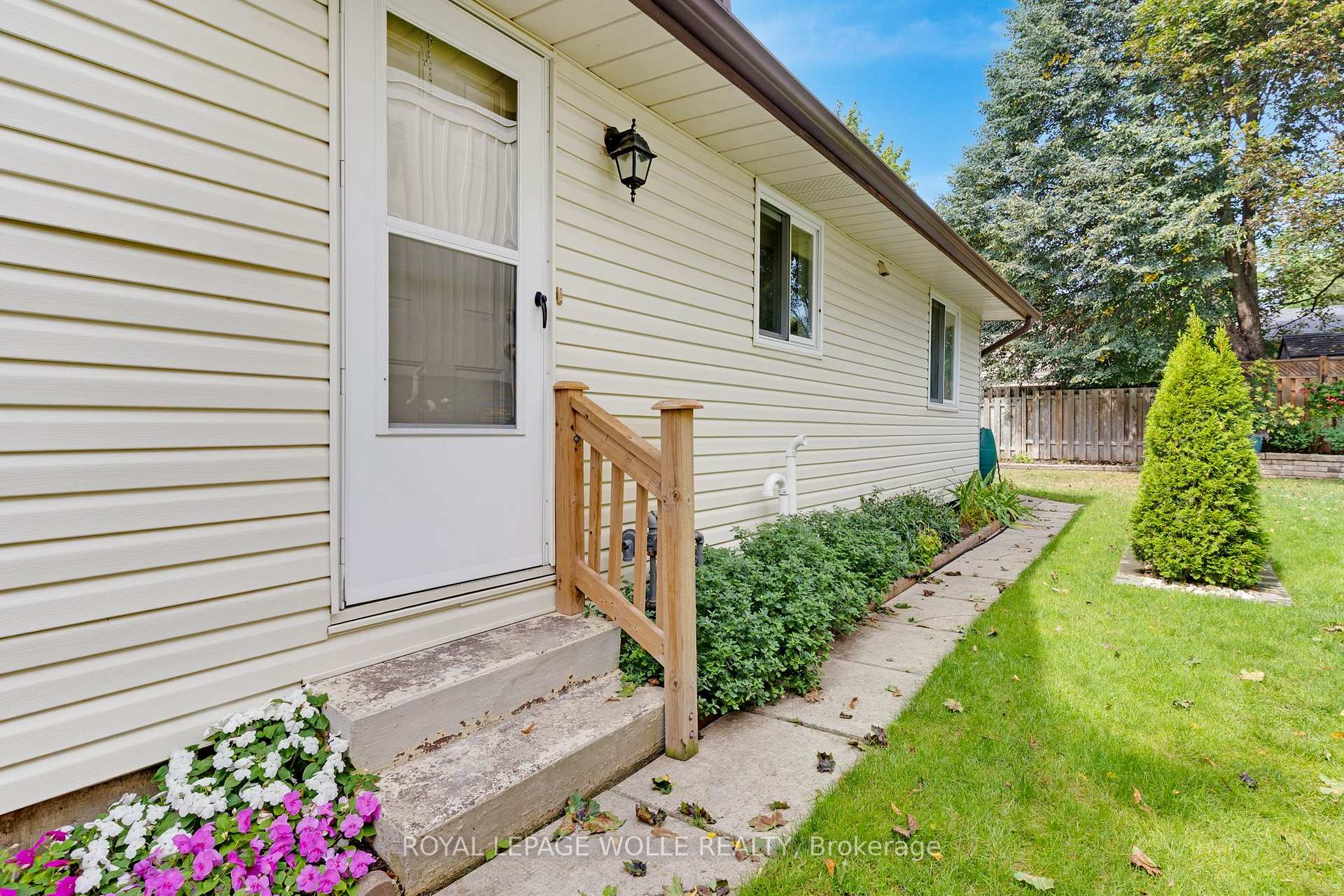 Photo 39 of 7 Underhill Crescent, Kitchener, Centreville Chicopee — HOMEH