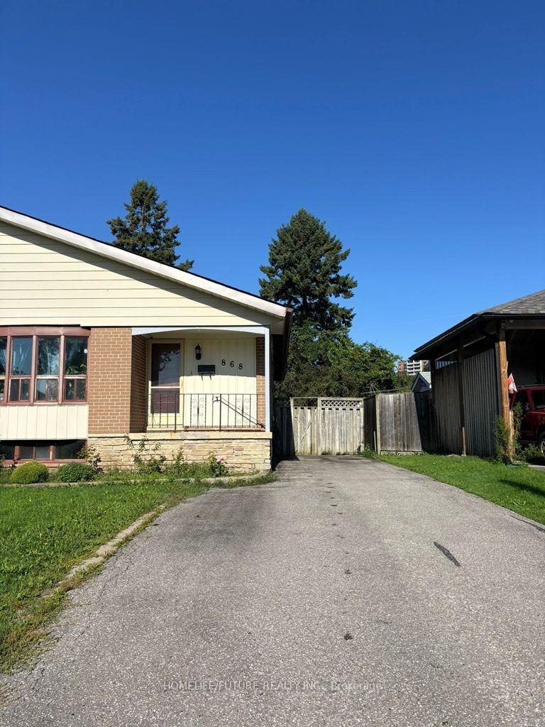 Photo 2 of Unit Bsmt, 868 Chapleau Drive, Pickering, Bay Ridges — HOMEH