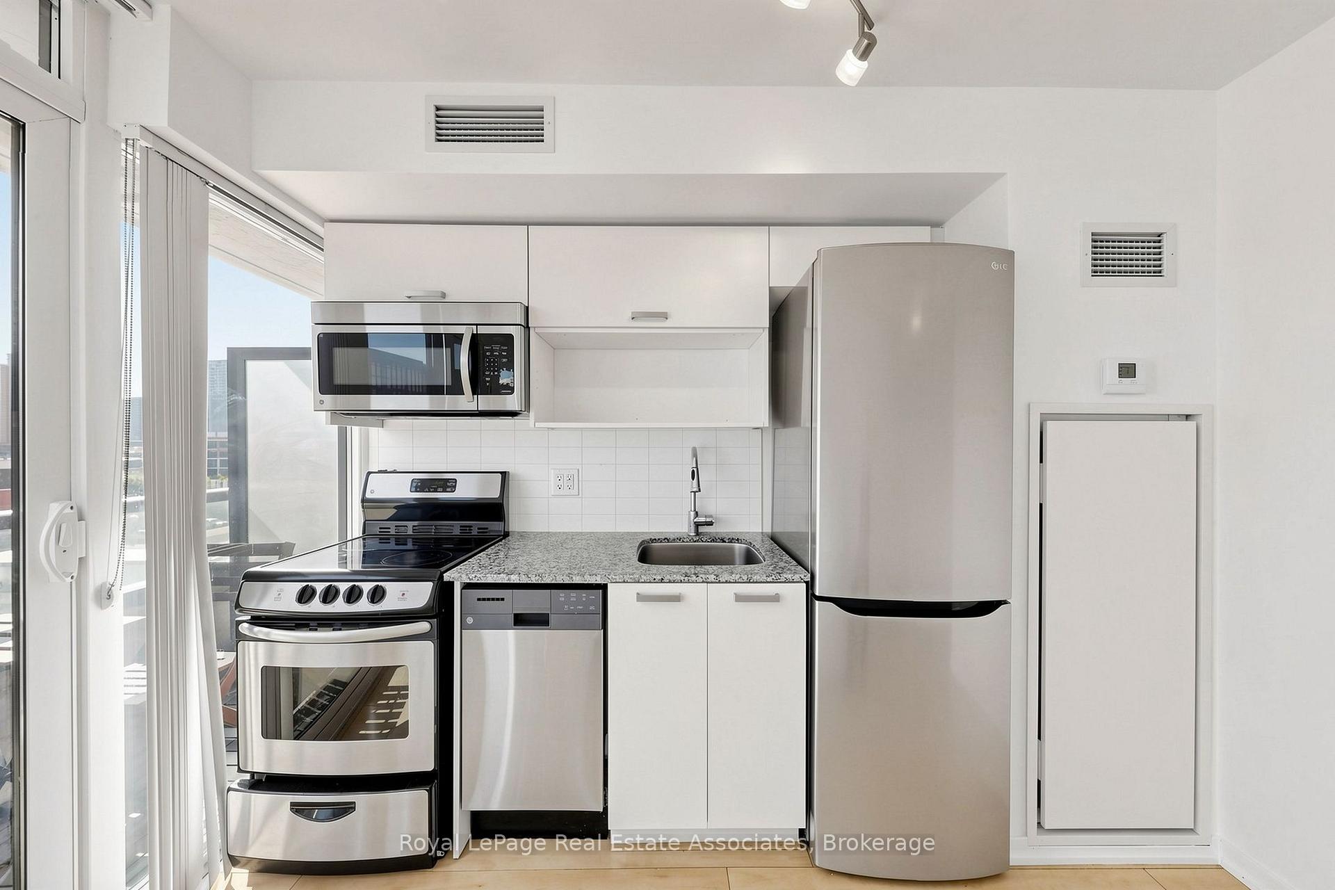 Photo 17 of Unit 521E, 36 Lisgar Street, Toronto, Little Portugal — HOMEH