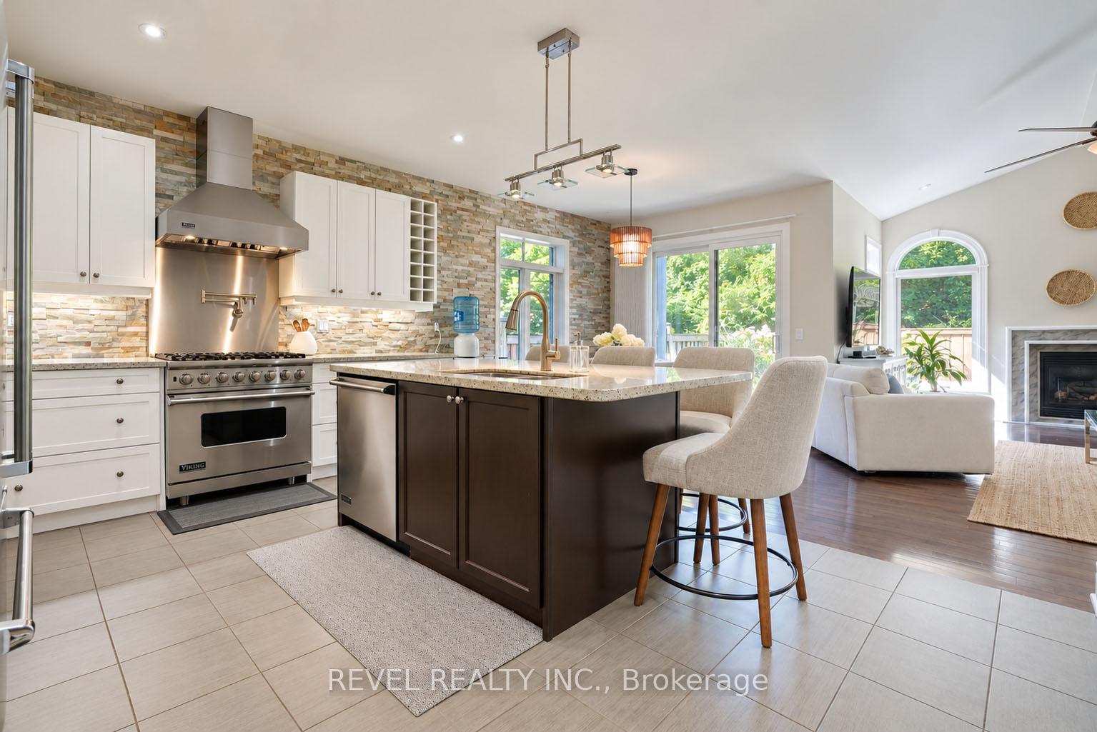 Photo 11 of 36 Turner Drive, Barrie, Bayshore — HOMEH