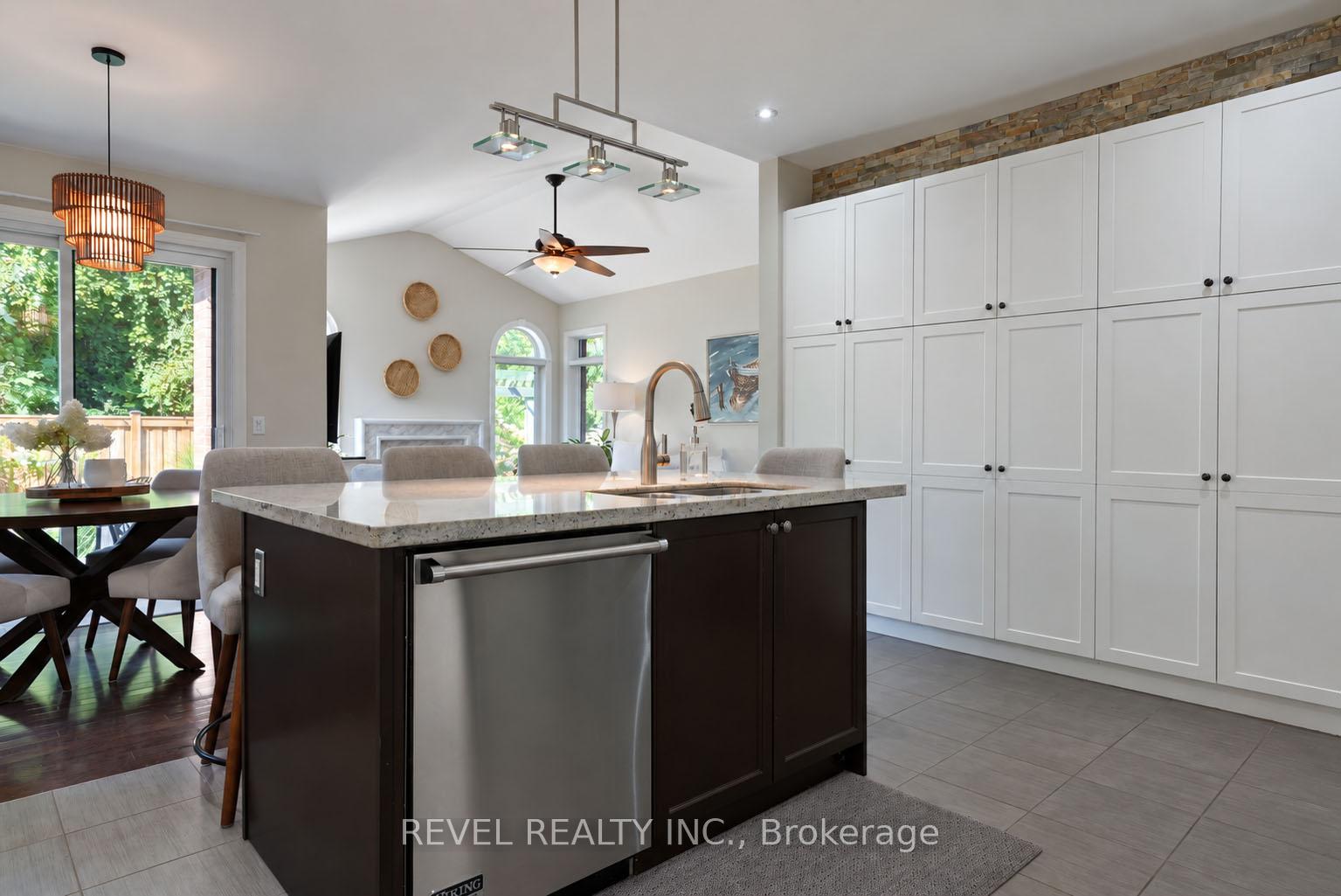Photo 14 of 36 Turner Drive, Barrie, Bayshore — HOMEH