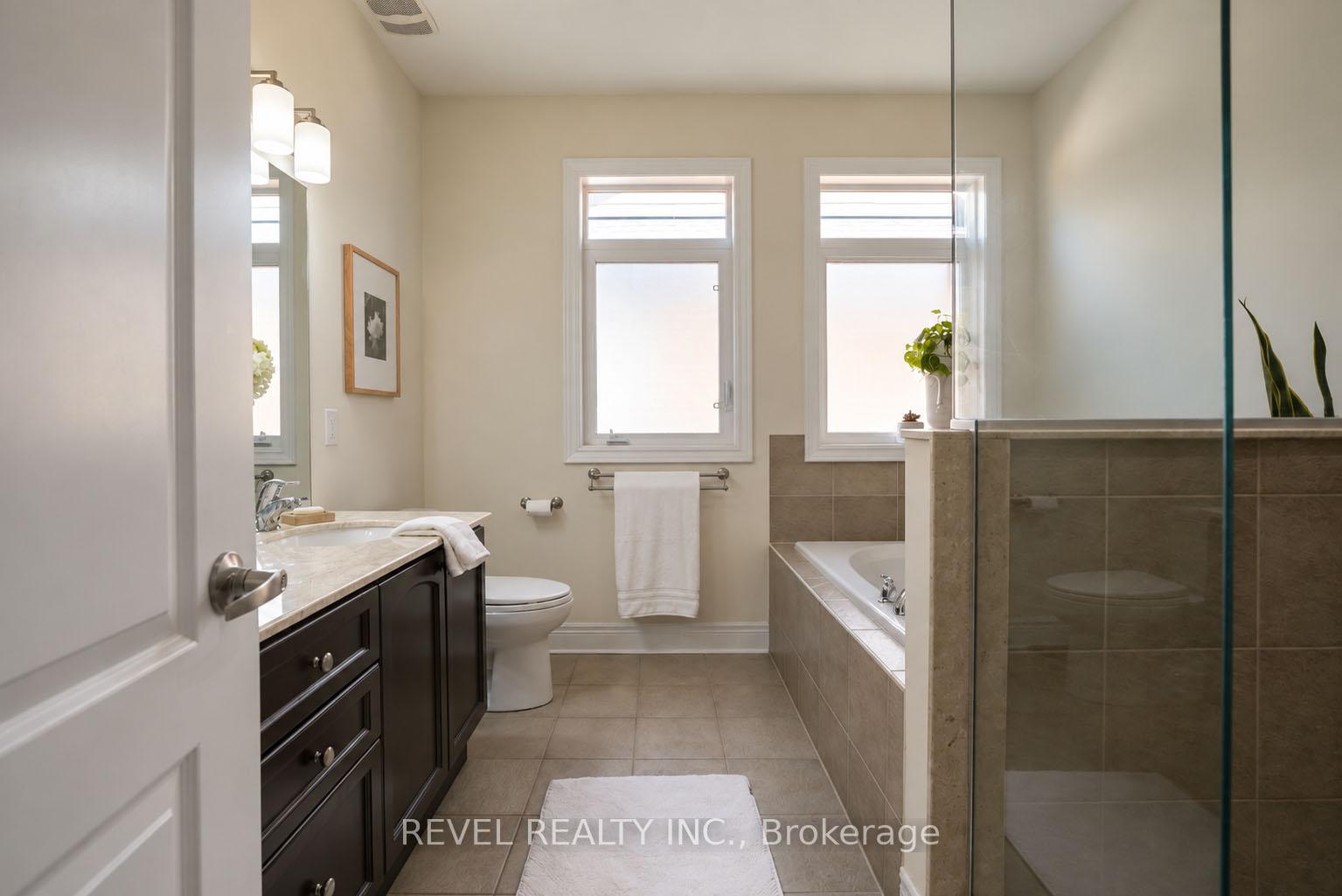 Photo 21 of 36 Turner Drive, Barrie, Bayshore — HOMEH