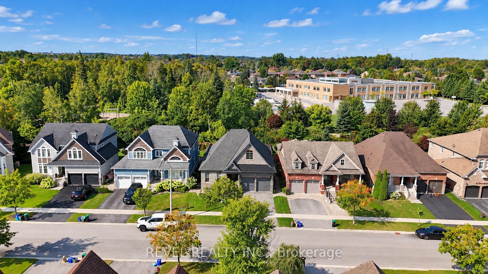 Photo 32 of 36 Turner Drive, Barrie, Bayshore — HOMEH