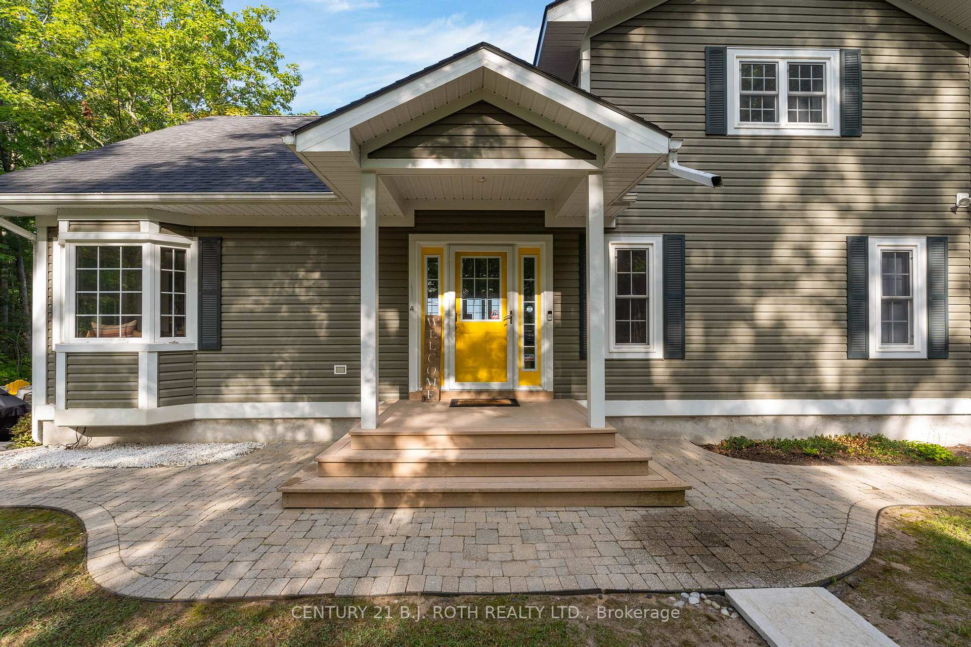 Photo 2 of 2710 Portage Trail, Springwater, Rural Springwater — HOMEH