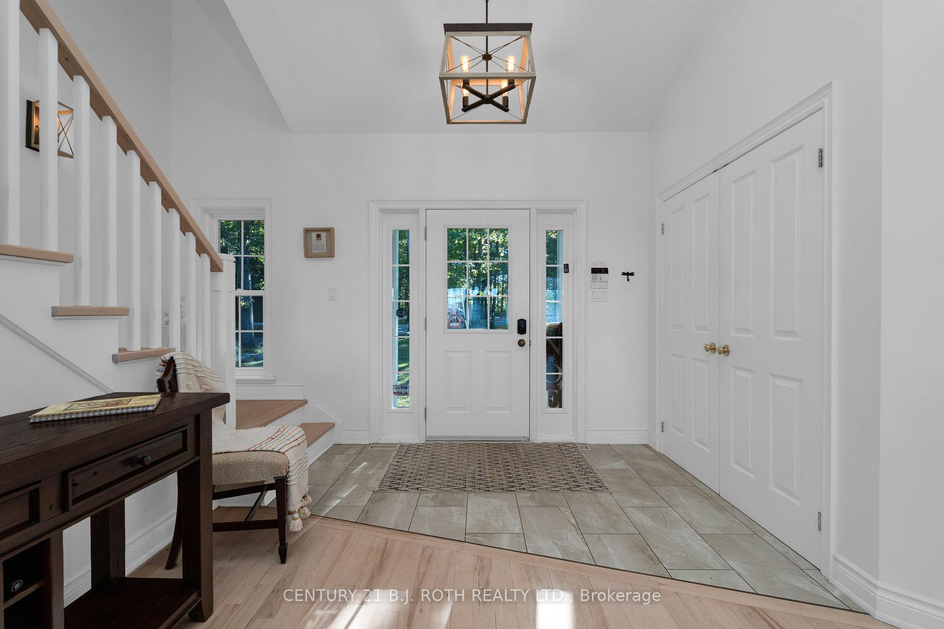 Photo 4 of 2710 Portage Trail, Springwater, Rural Springwater — HOMEH
