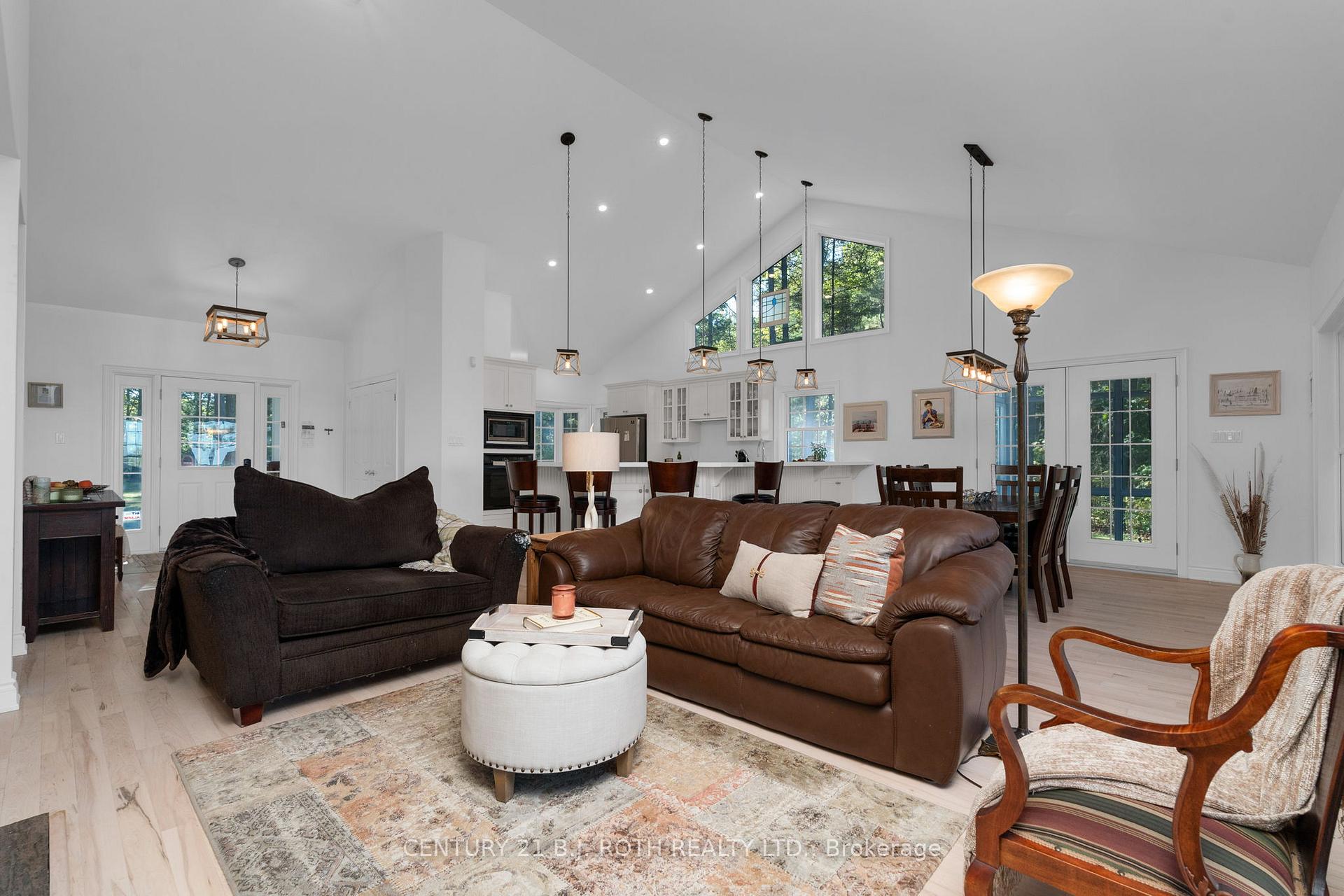 Photo 9 of 2710 Portage Trail, Springwater, Rural Springwater — HOMEH