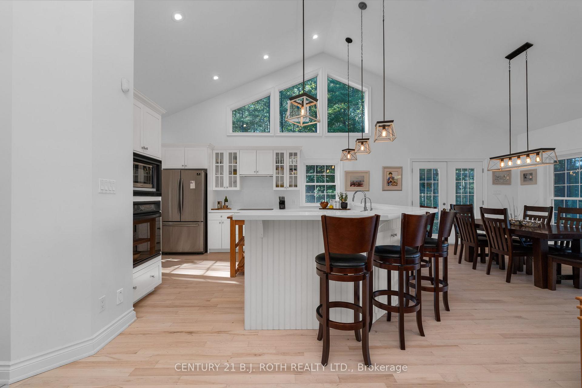 Photo 10 of 2710 Portage Trail, Springwater, Rural Springwater — HOMEH