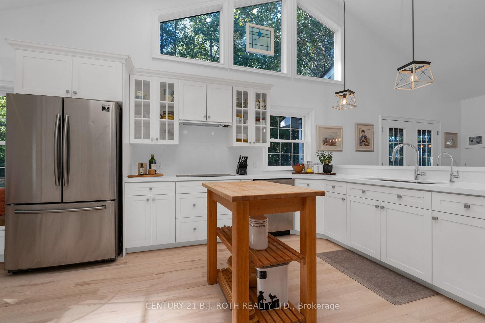 Photo 11 of 2710 Portage Trail, Springwater, Rural Springwater — HOMEH