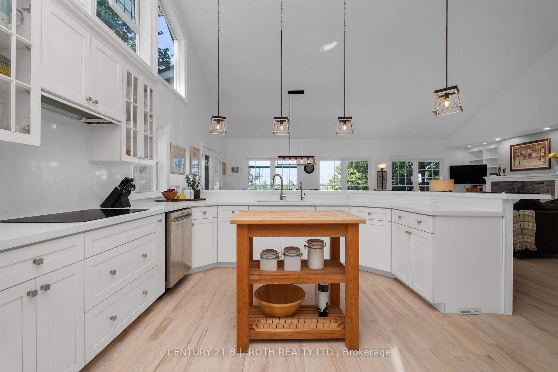 Photo 12 of 2710 Portage Trail, Springwater, Rural Springwater — HOMEH