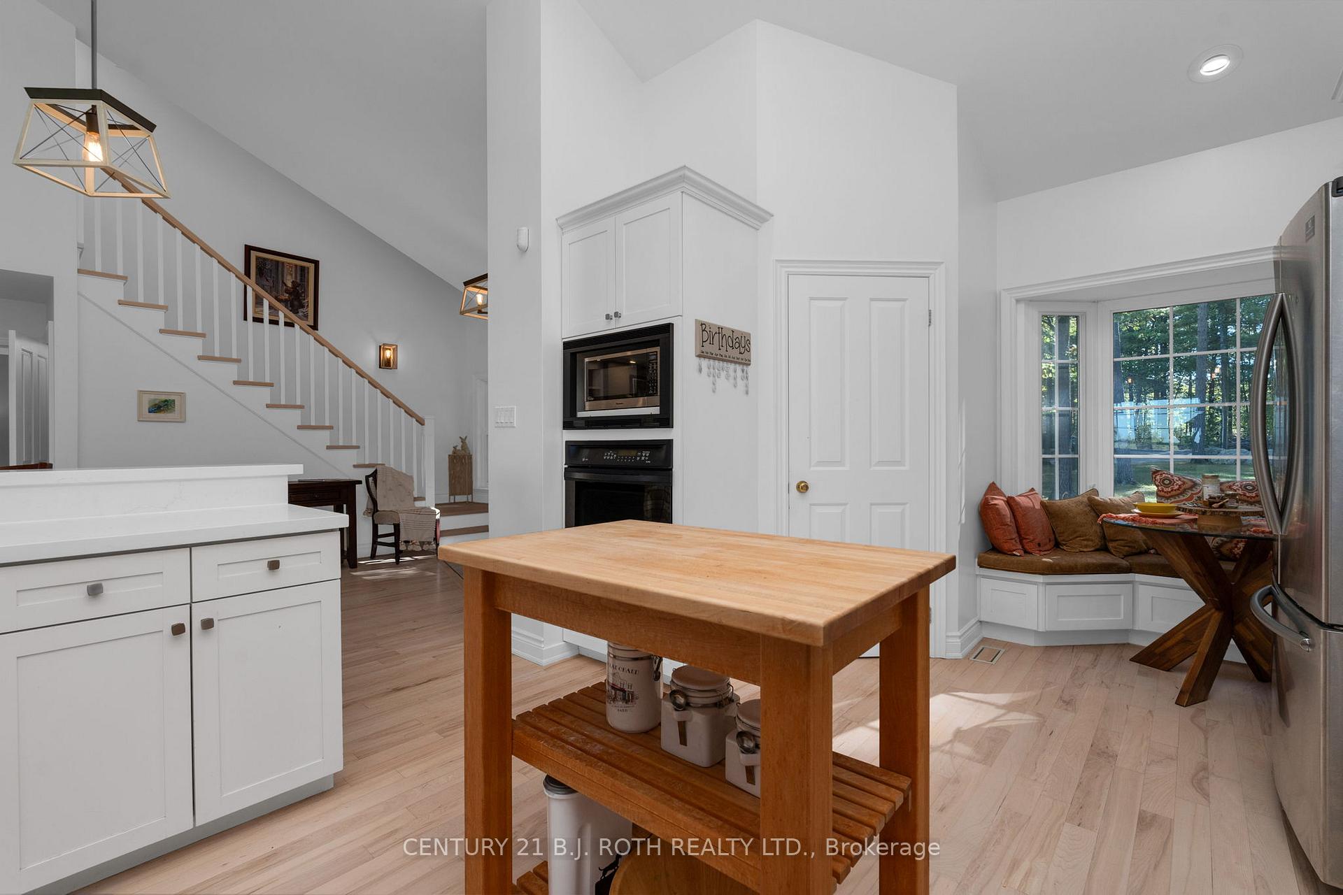 Photo 13 of 2710 Portage Trail, Springwater, Rural Springwater — HOMEH