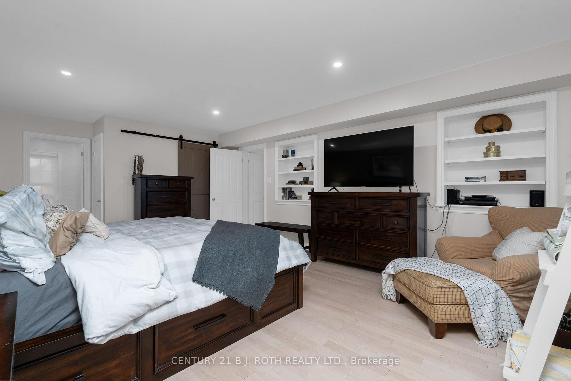 Photo 20 of 2710 Portage Trail, Springwater, Rural Springwater — HOMEH