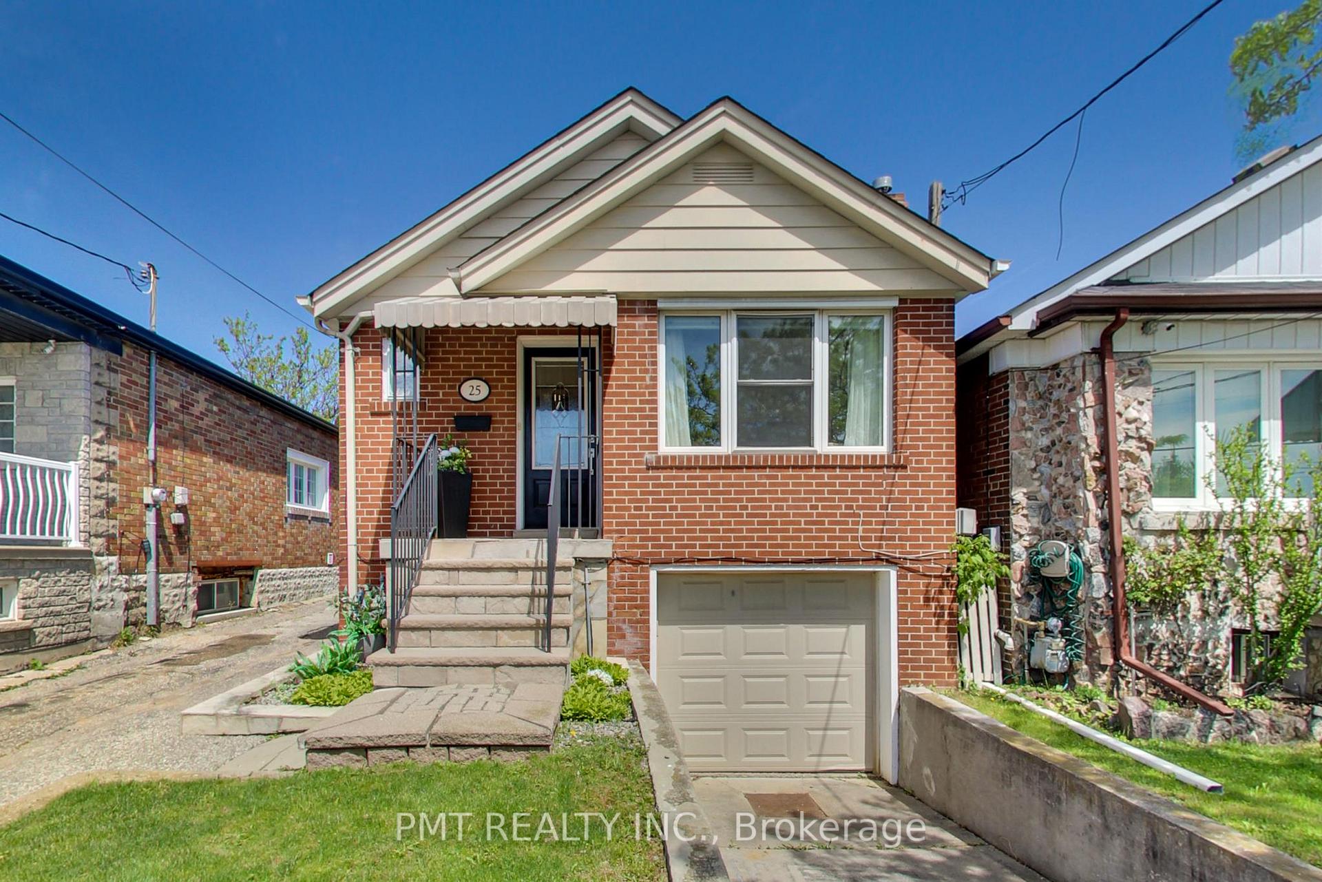 Photo 4 of 25 Ronald Avenue, North York, Briar Hill-Belgravia — HOMEH