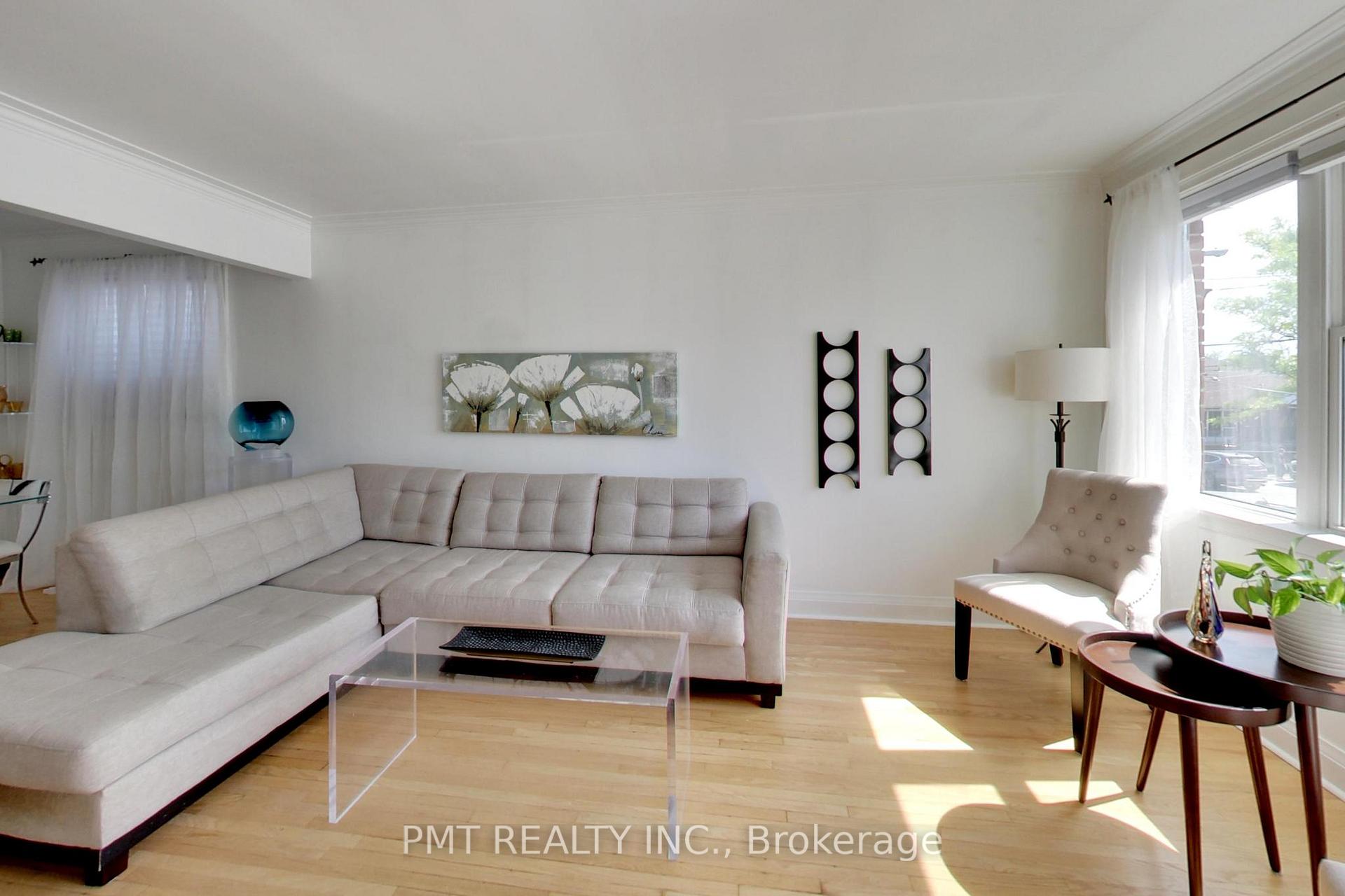 Photo 9 of 25 Ronald Avenue, North York, Briar Hill-Belgravia — HOMEH