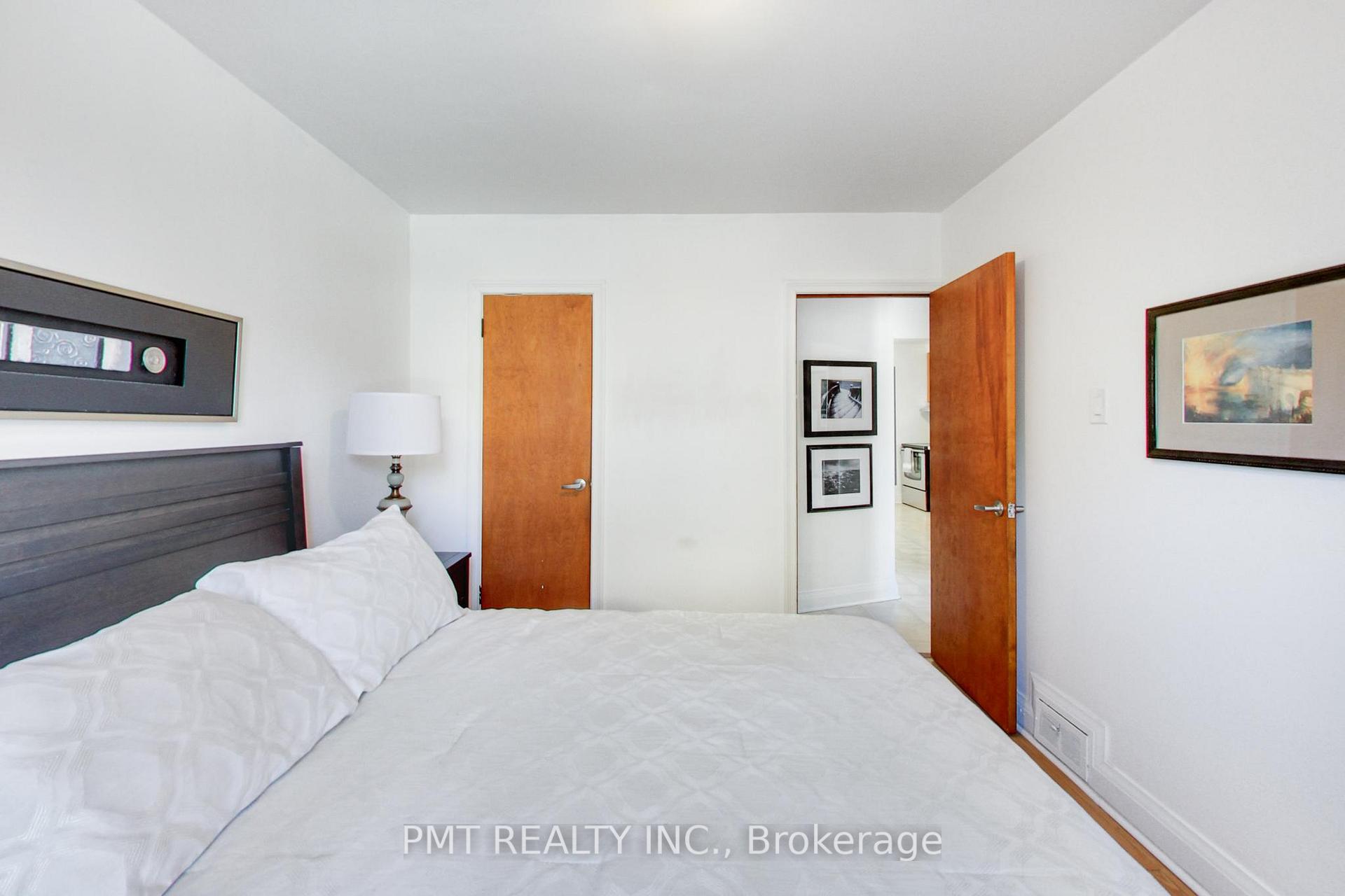 Photo 21 of 25 Ronald Avenue, North York, Briar Hill-Belgravia — HOMEH