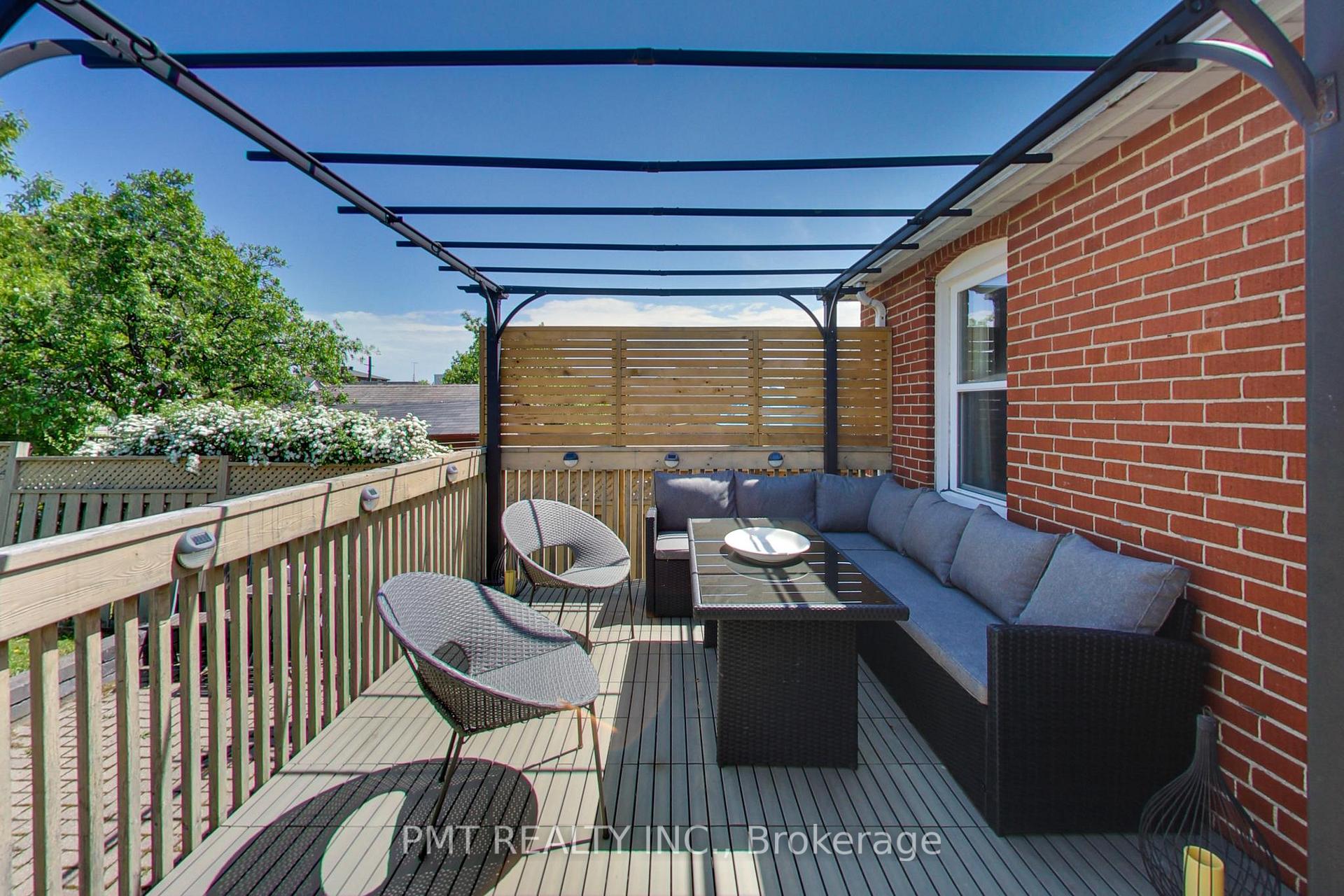 Photo 32 of 25 Ronald Avenue, North York, Briar Hill-Belgravia — HOMEH