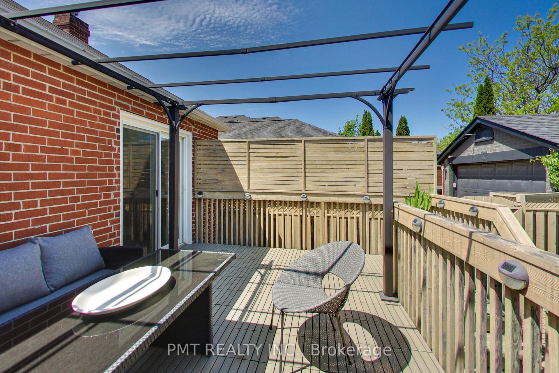Photo 33 of 25 Ronald Avenue, North York, Briar Hill-Belgravia — HOMEH