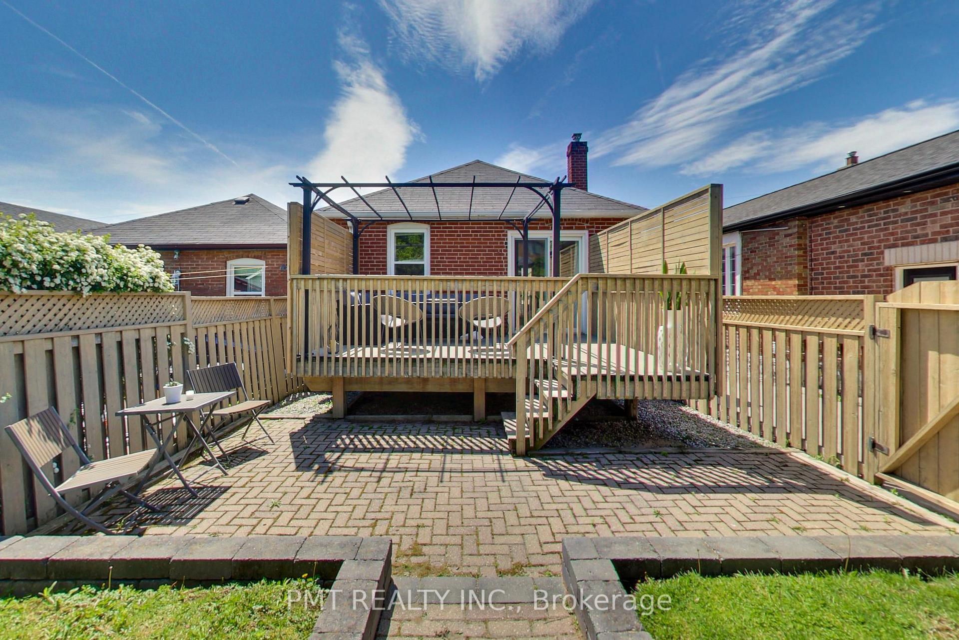 Photo 35 of 25 Ronald Avenue, North York, Briar Hill-Belgravia — HOMEH