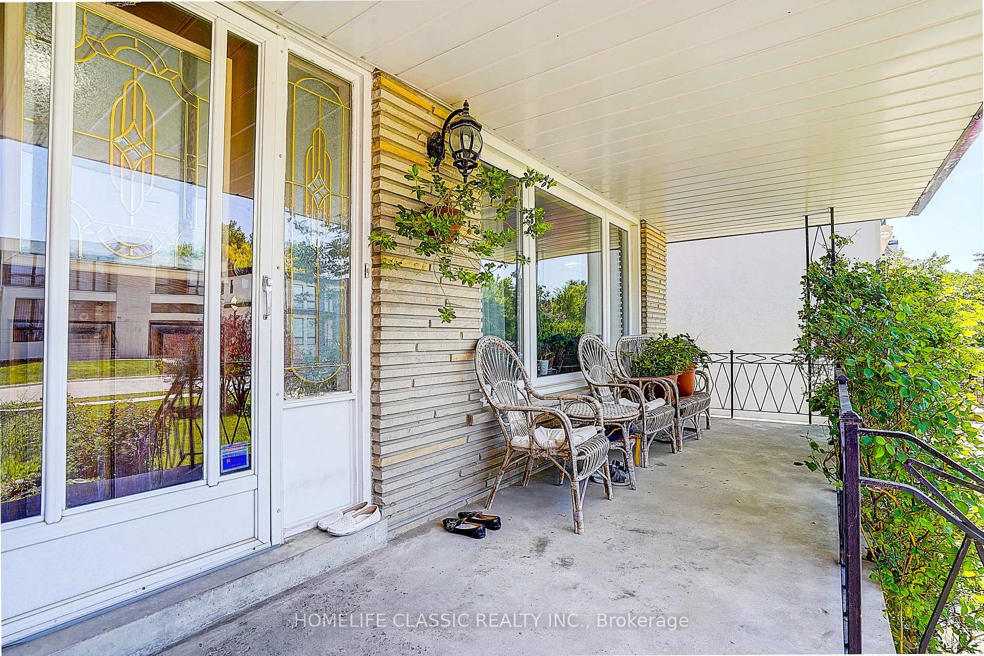 Photo 4 of 69 Elm Avenue, Richmond Hill, Langstaff — HOMEH