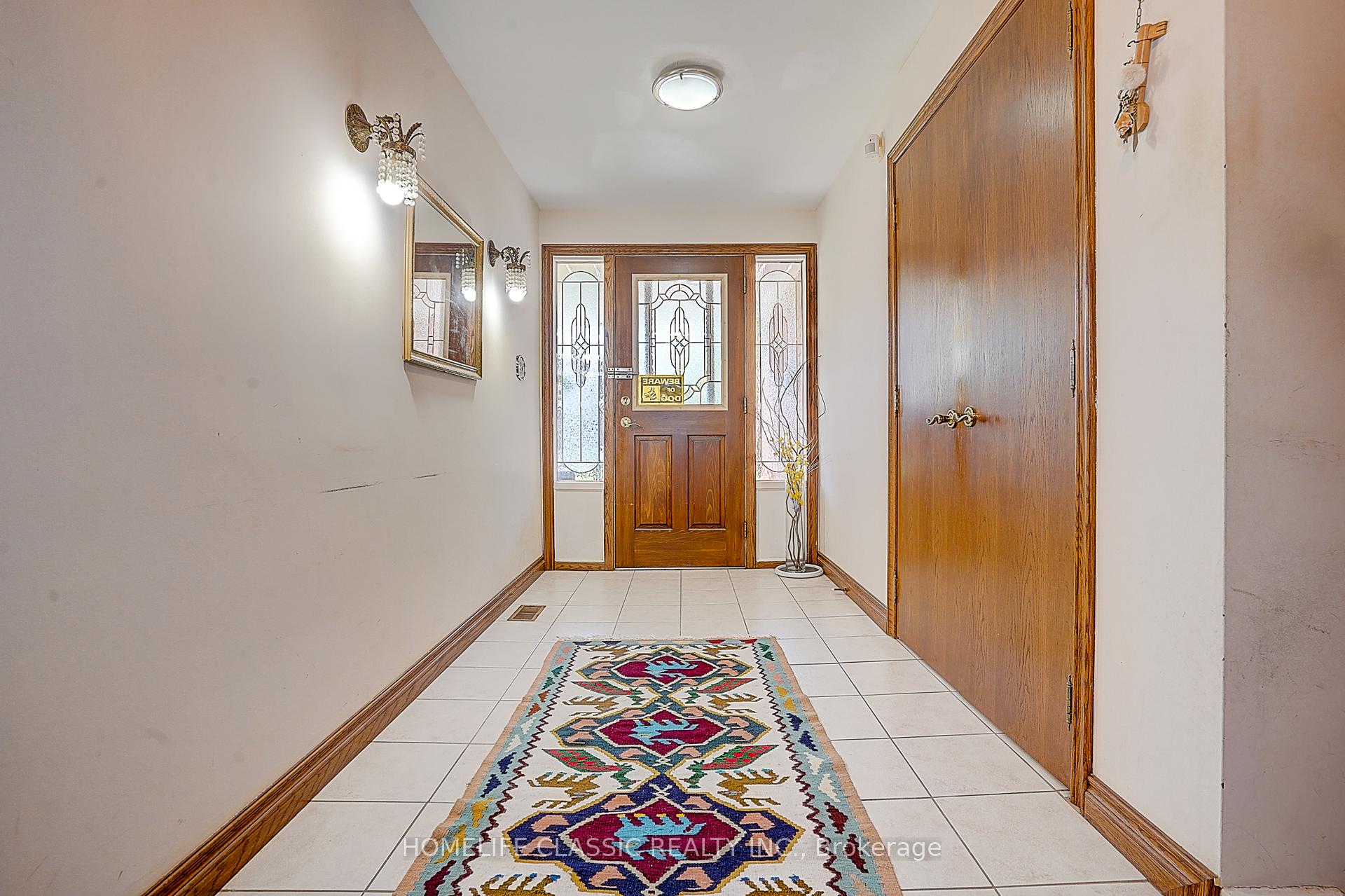 Photo 5 of 69 Elm Avenue, Richmond Hill, Langstaff — HOMEH