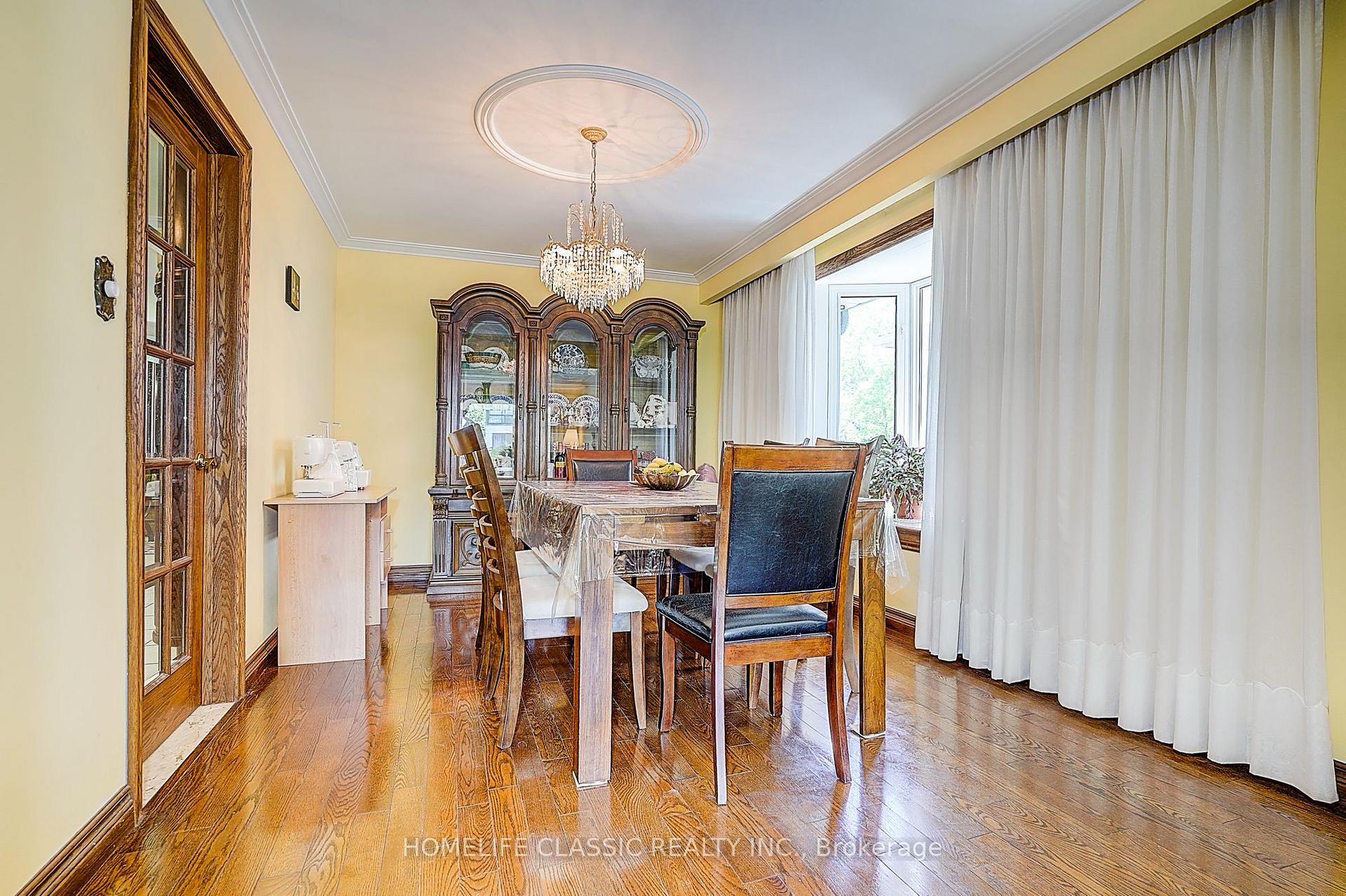 Photo 15 of 69 Elm Avenue, Richmond Hill, Langstaff — HOMEH