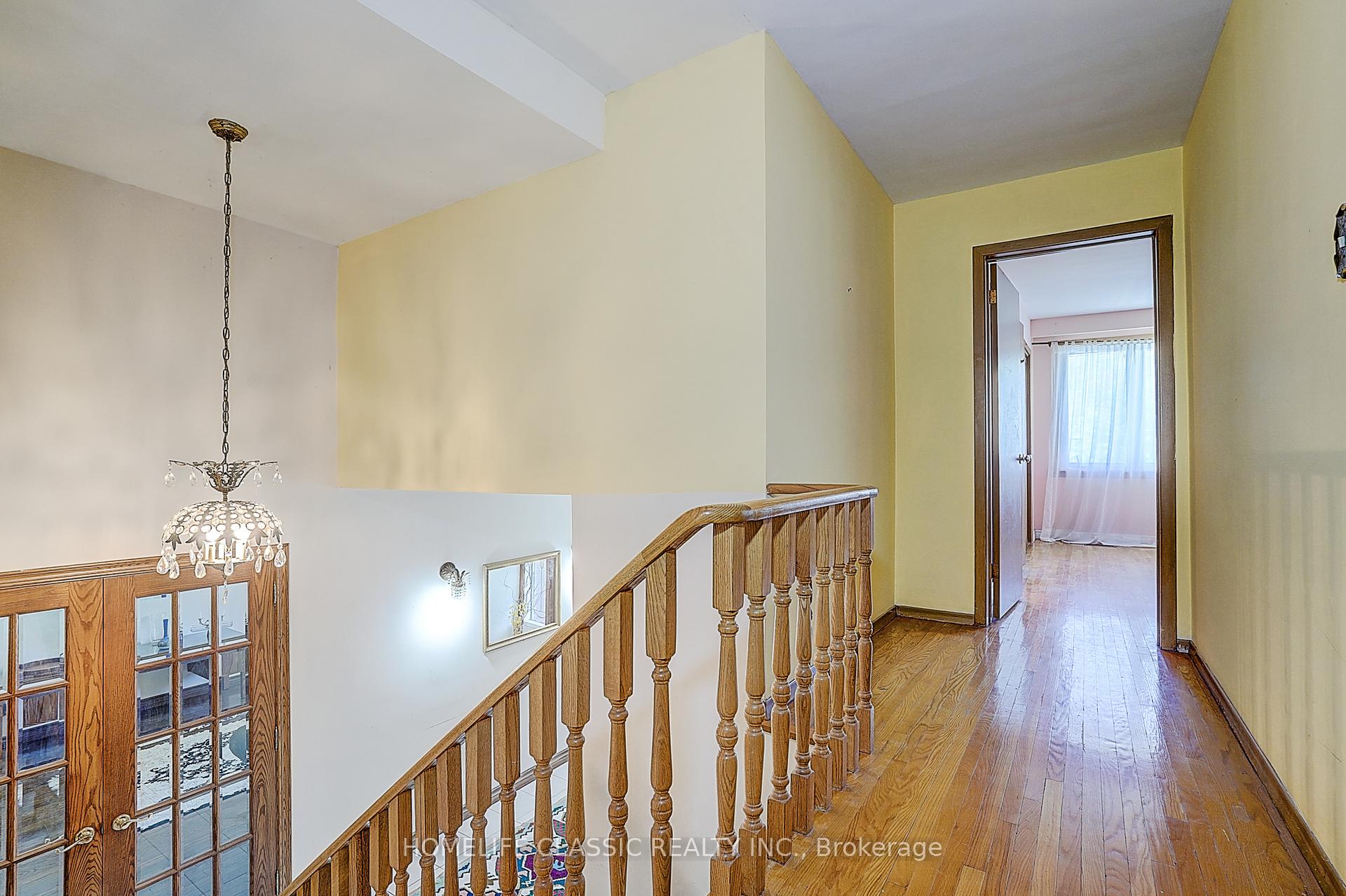 Photo 19 of 69 Elm Avenue, Richmond Hill, Langstaff — HOMEH