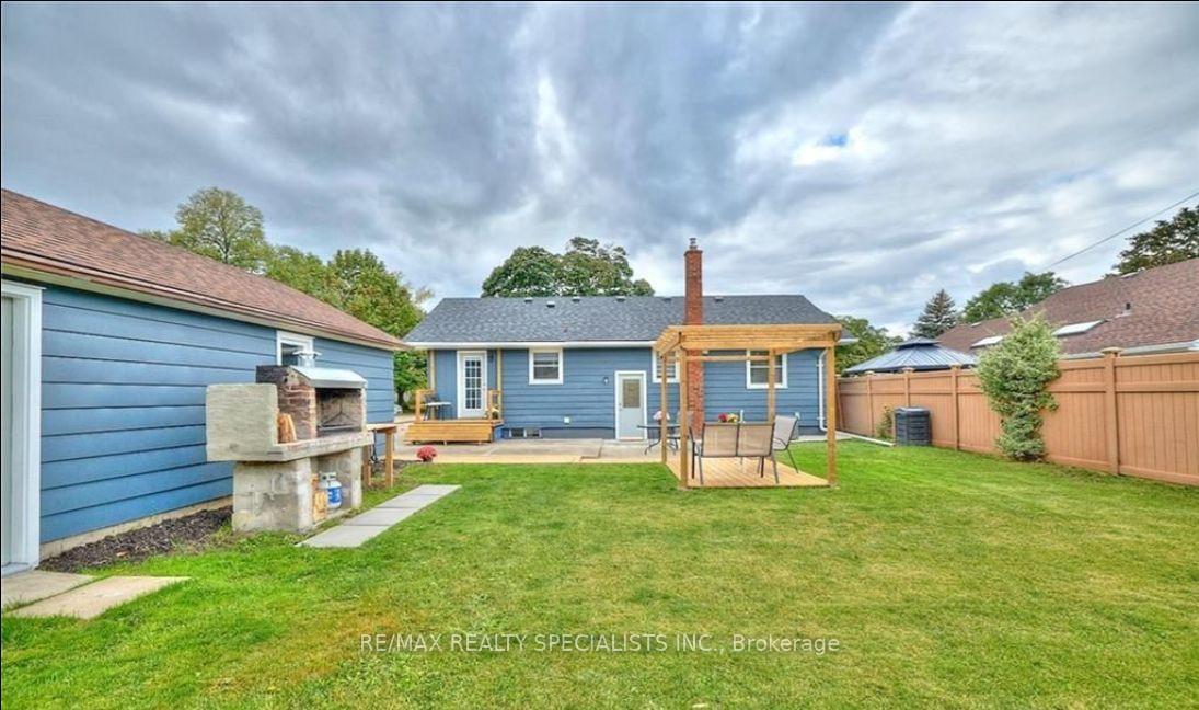Photo 2 of Unit Upper, 6 Gormley Crescent, St. Catharines, Carlton/Bunting — HOMEH