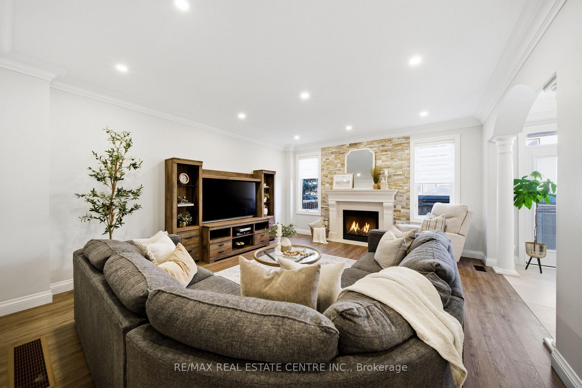 Photo 11 of 4670 Bracknell Road, Burlington, Alton — HOMEH