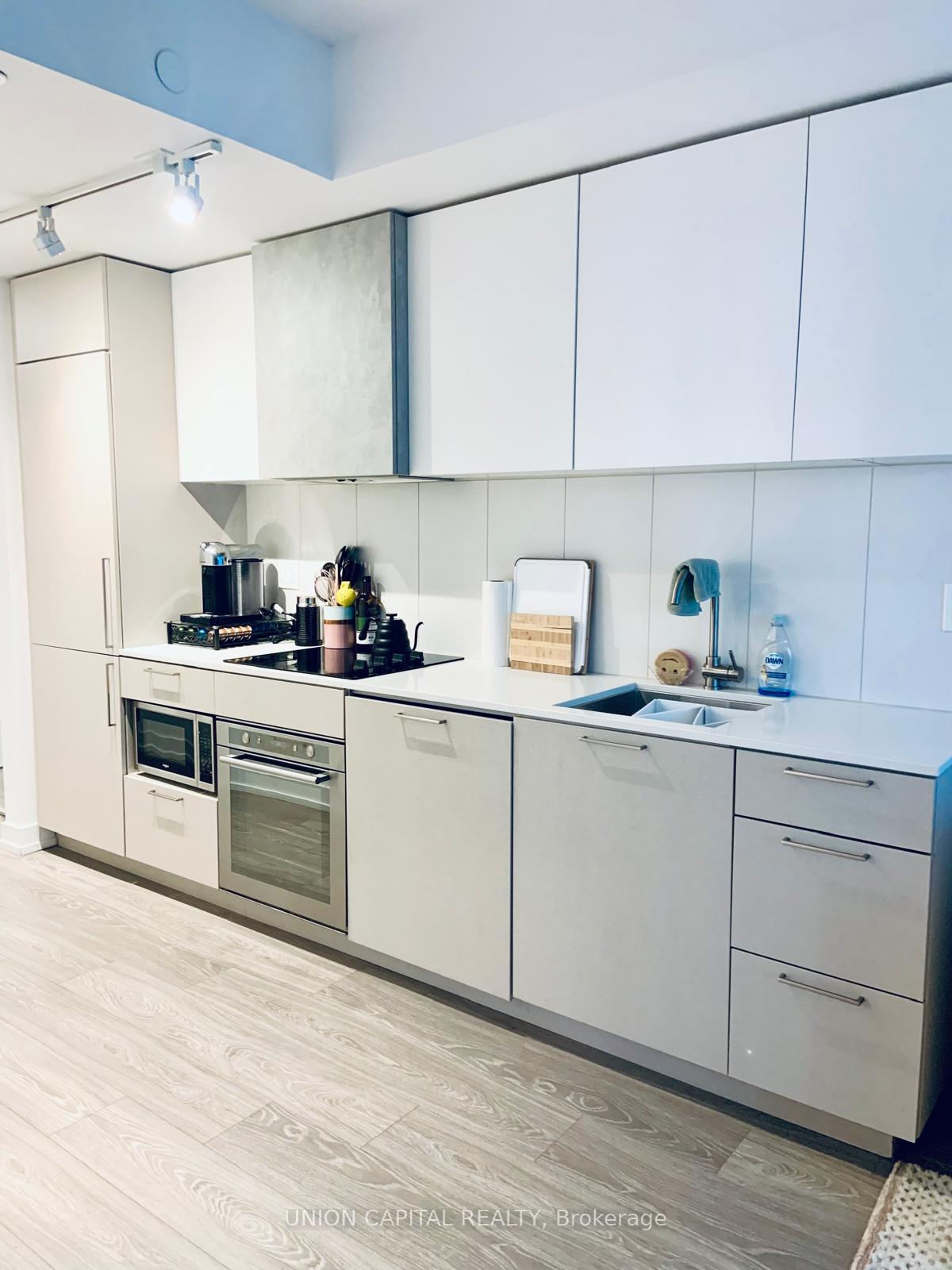 Photo 2 of Unit 905, 19 Western Battery Road, Toronto, Niagara — HOMEH