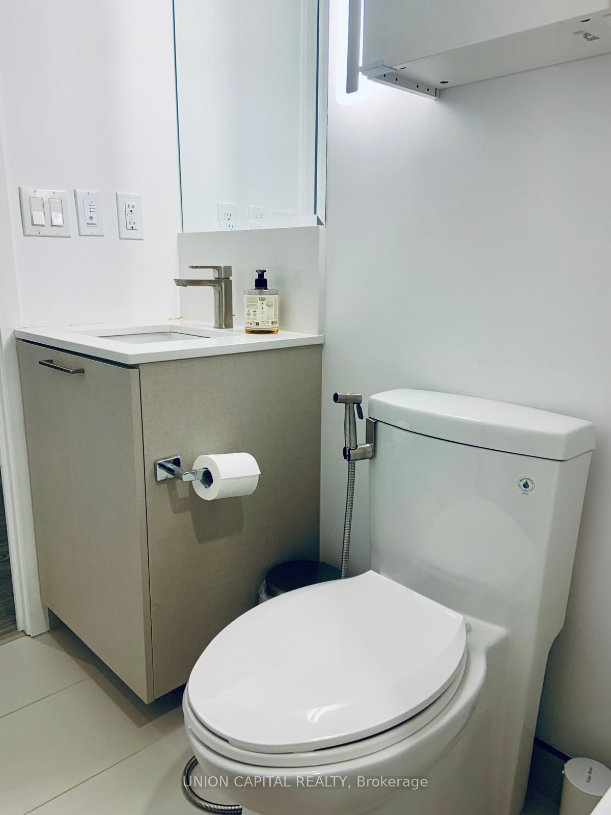 Photo 7 of Unit 905, 19 Western Battery Road, Toronto, Niagara — HOMEH
