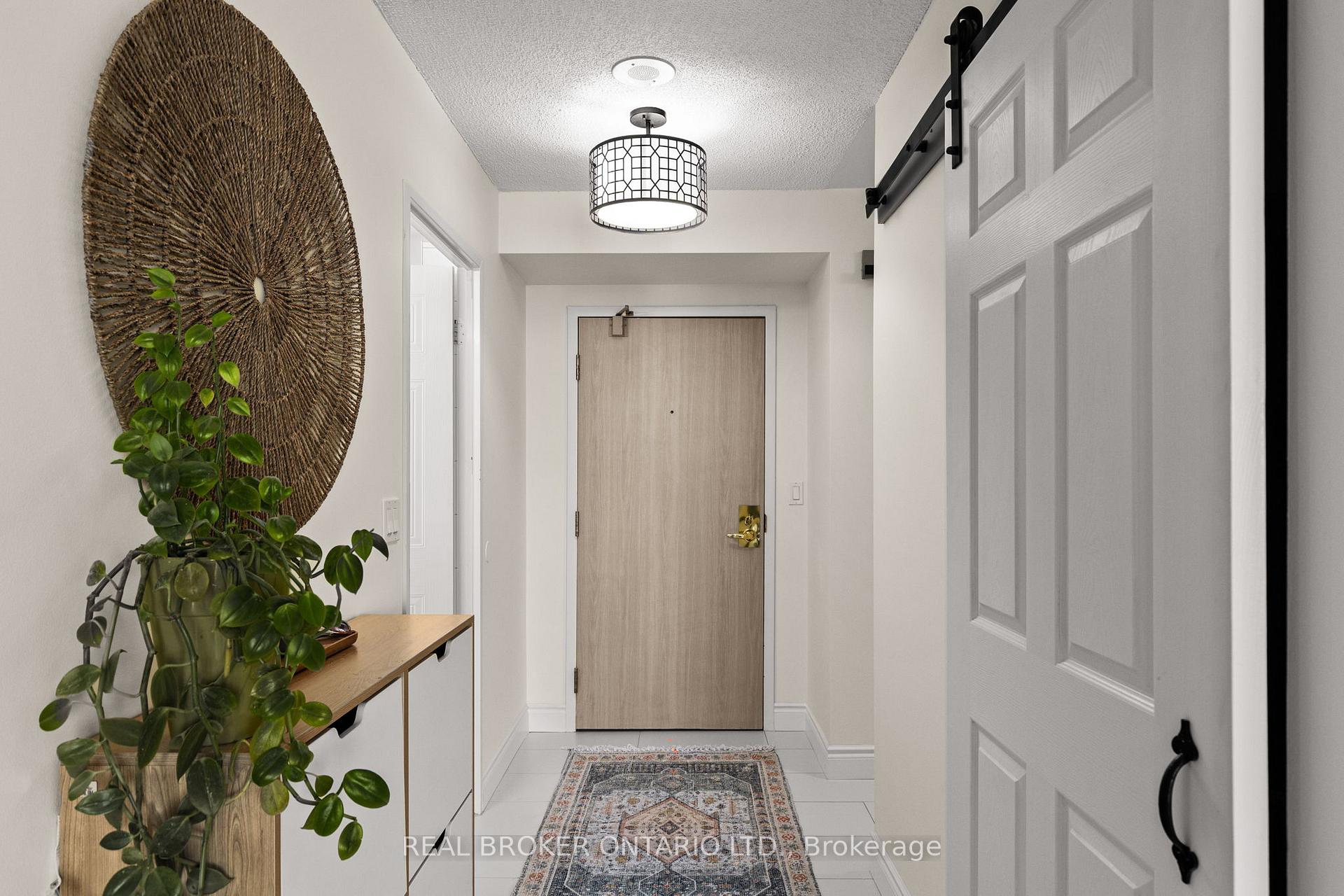 Photo 4 of Unit 504, 140 Dunlop Street E, Barrie, City Centre — HOMEH