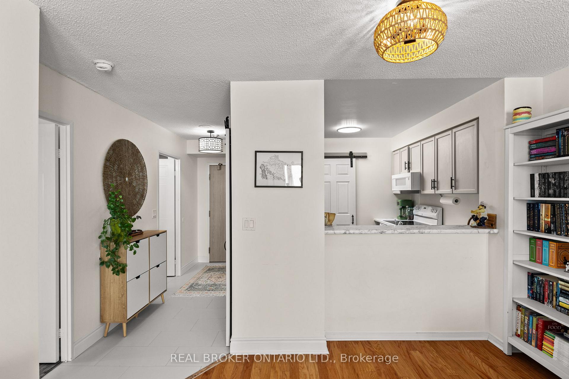 Photo 5 of Unit 504, 140 Dunlop Street E, Barrie, City Centre — HOMEH