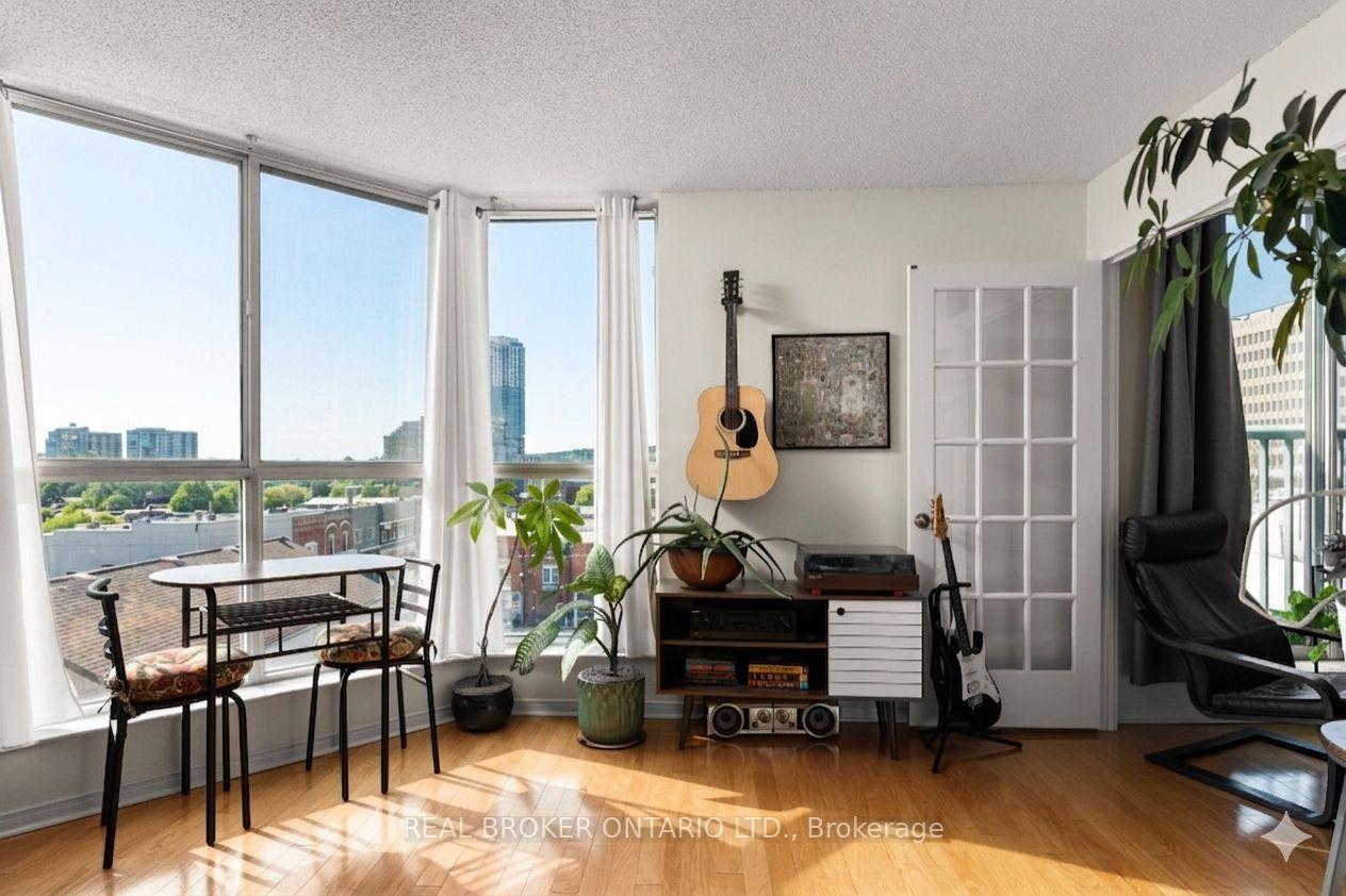 Photo 9 of Unit 504, 140 Dunlop Street E, Barrie, City Centre — HOMEH
