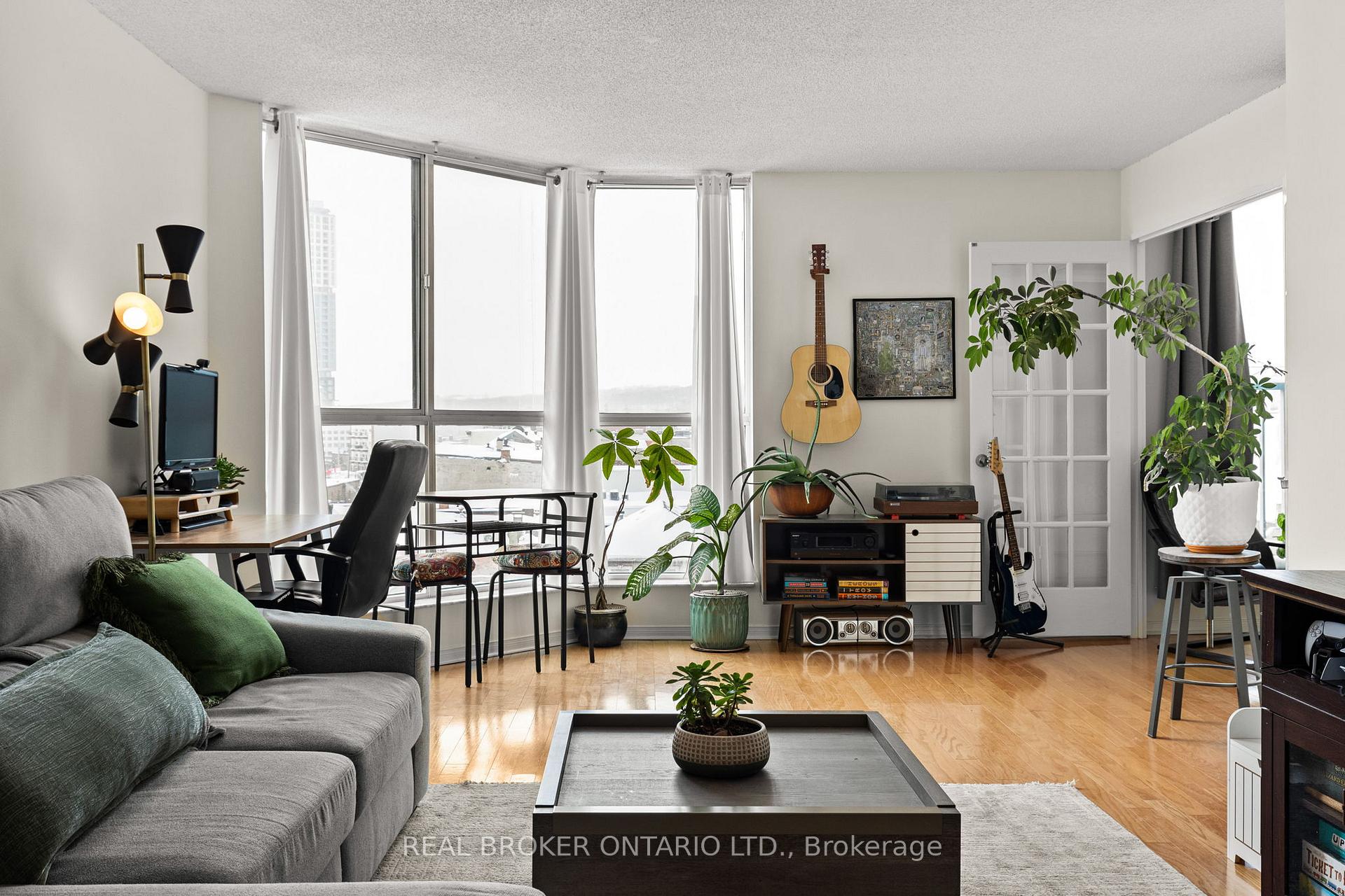 Photo 10 of Unit 504, 140 Dunlop Street E, Barrie, City Centre — HOMEH
