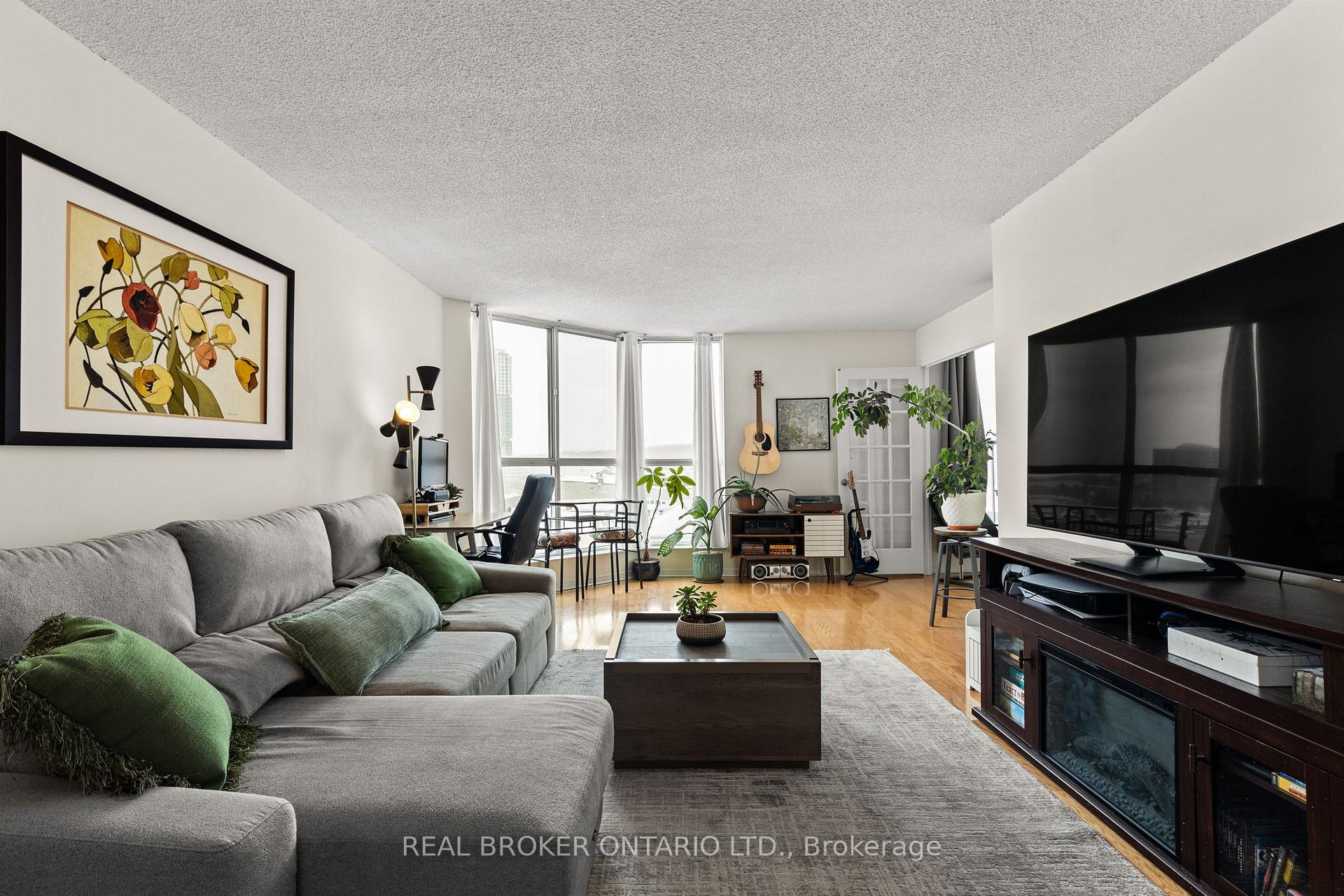 Photo 11 of Unit 504, 140 Dunlop Street E, Barrie, City Centre — HOMEH