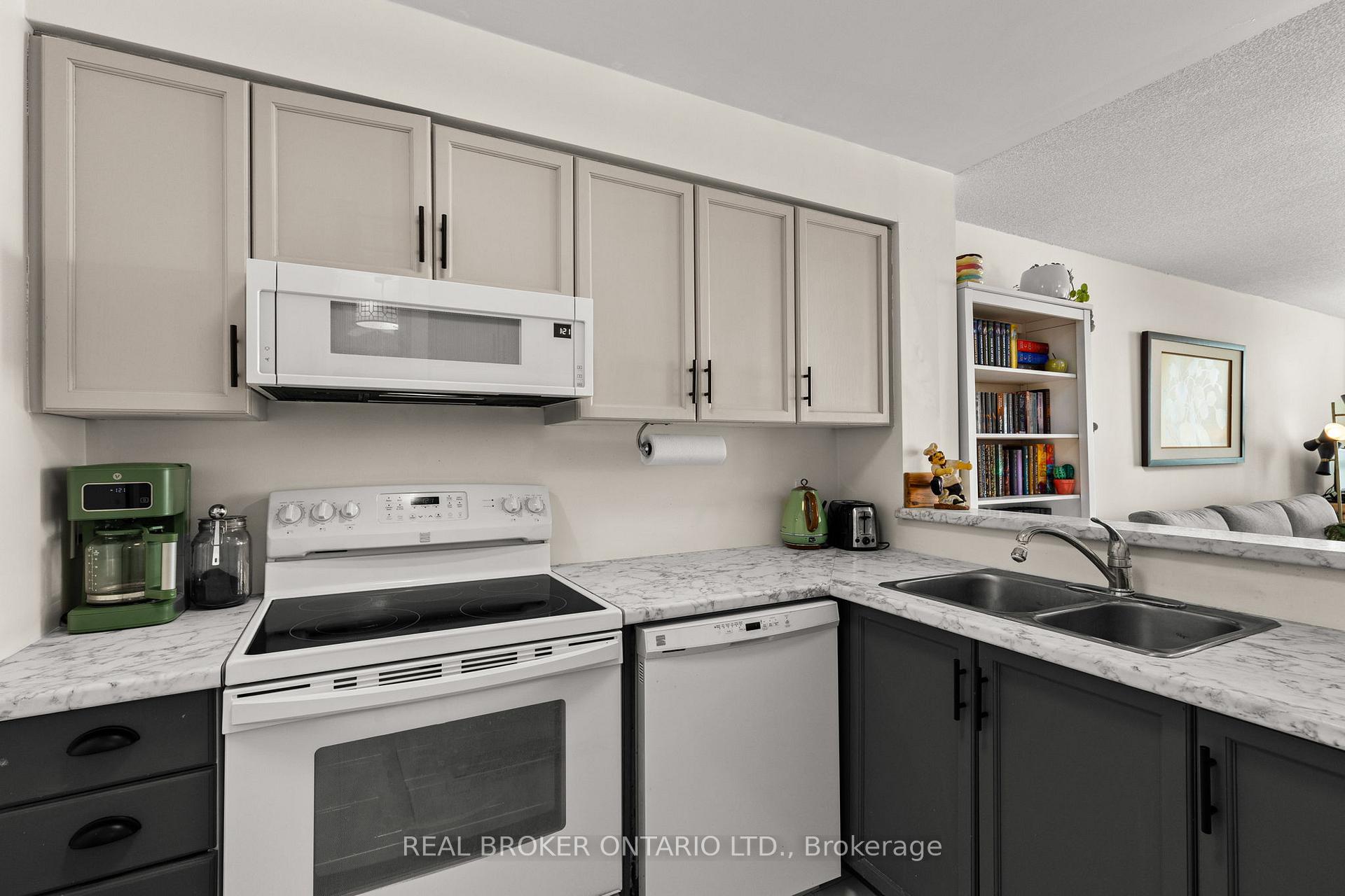 Photo 15 of Unit 504, 140 Dunlop Street E, Barrie, City Centre — HOMEH