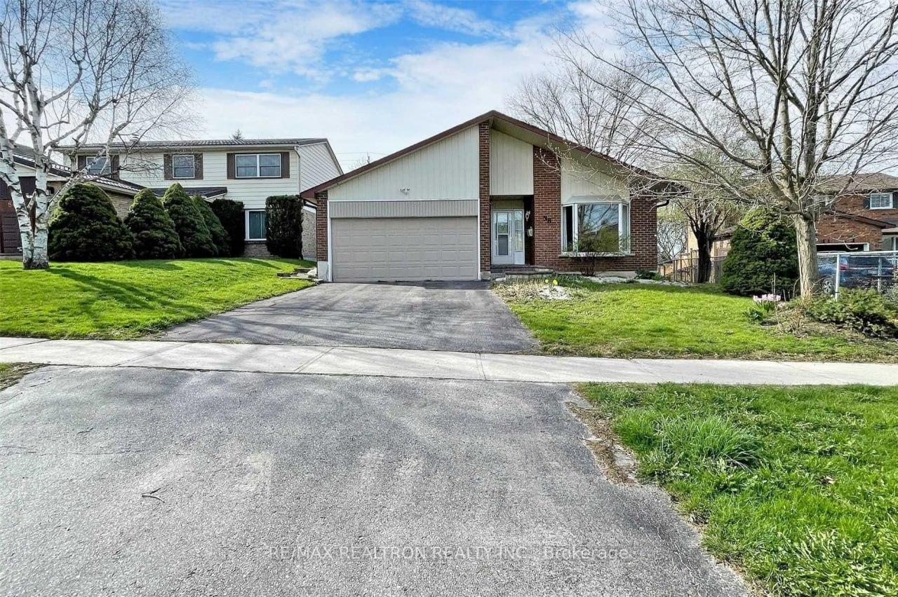 Front of Unit #bmst, 88 Eastman Crescent