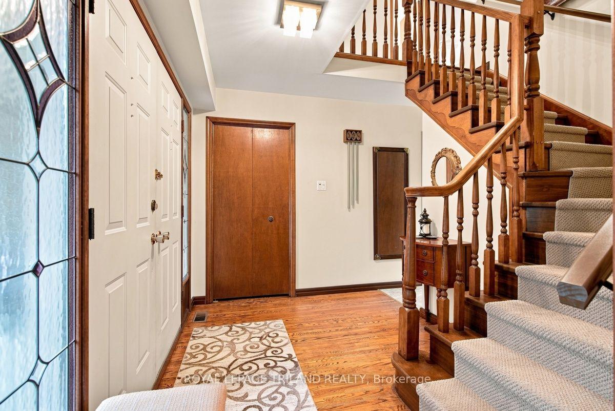 Photo 7 of 7 Glenview Crescent, London, North H — HOMEH