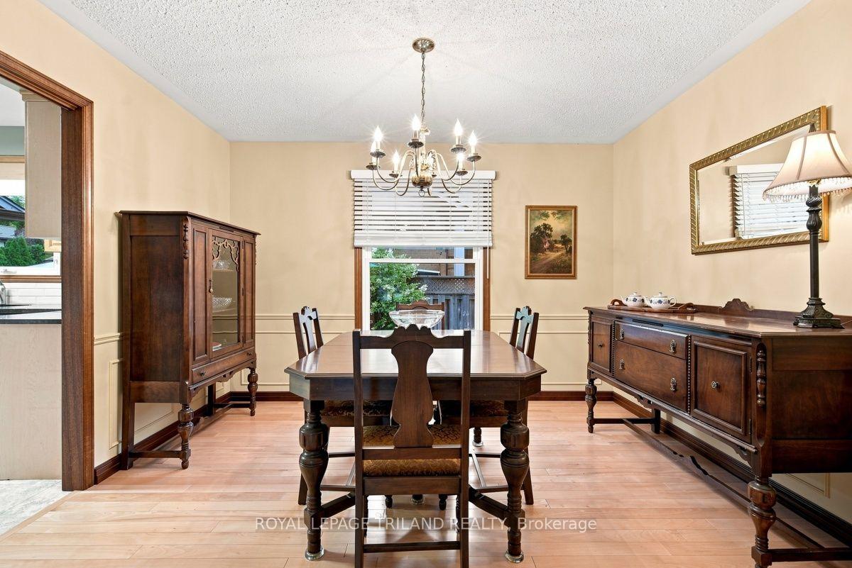 Photo 12 of 7 Glenview Crescent, London, North H — HOMEH