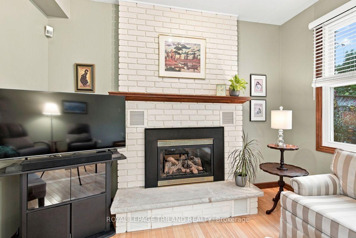 Photo 22 of 7 Glenview Crescent, London, North H — HOMEH