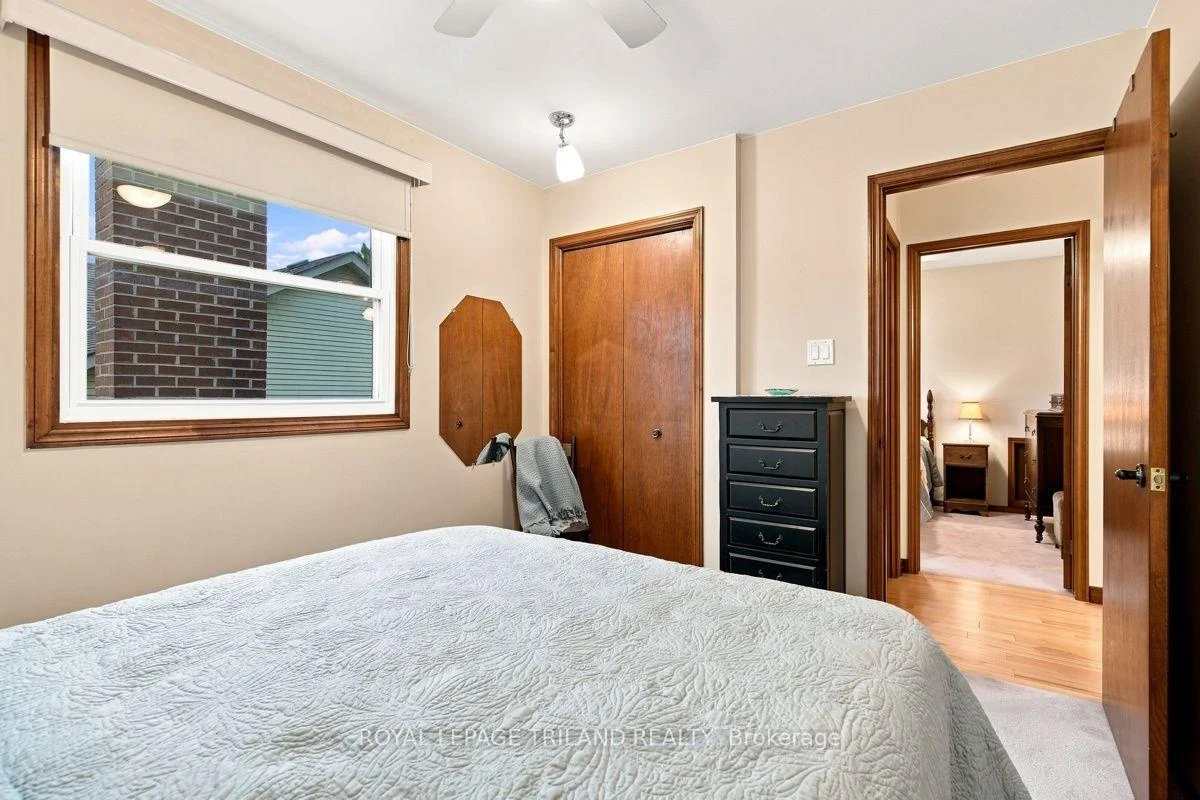 Photo 33 of 7 Glenview Crescent, London, North H — HOMEH