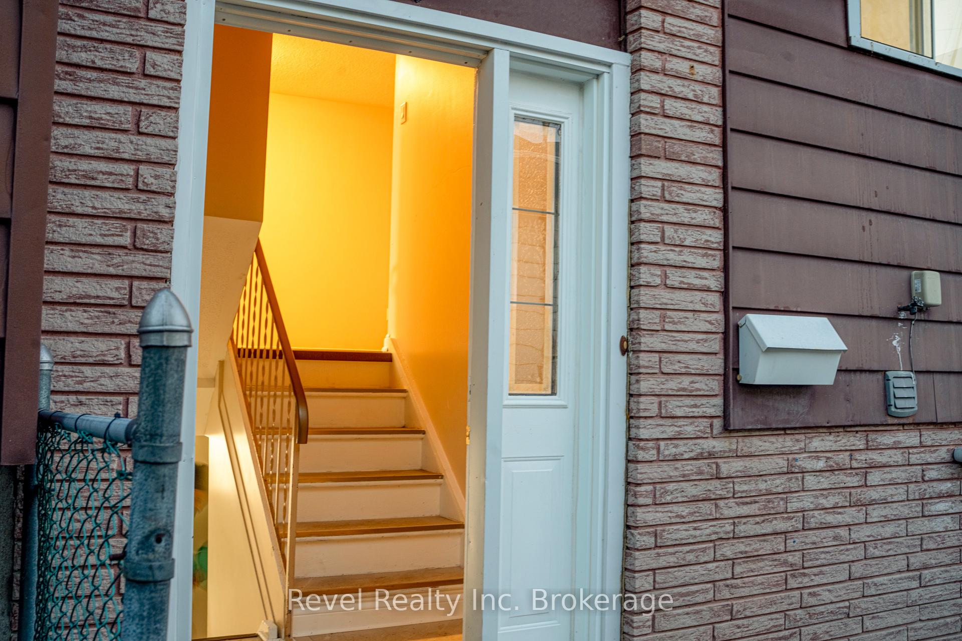Photo 19 of 60 Sherryl Crescent, North Bay, College Heights — HOMEH