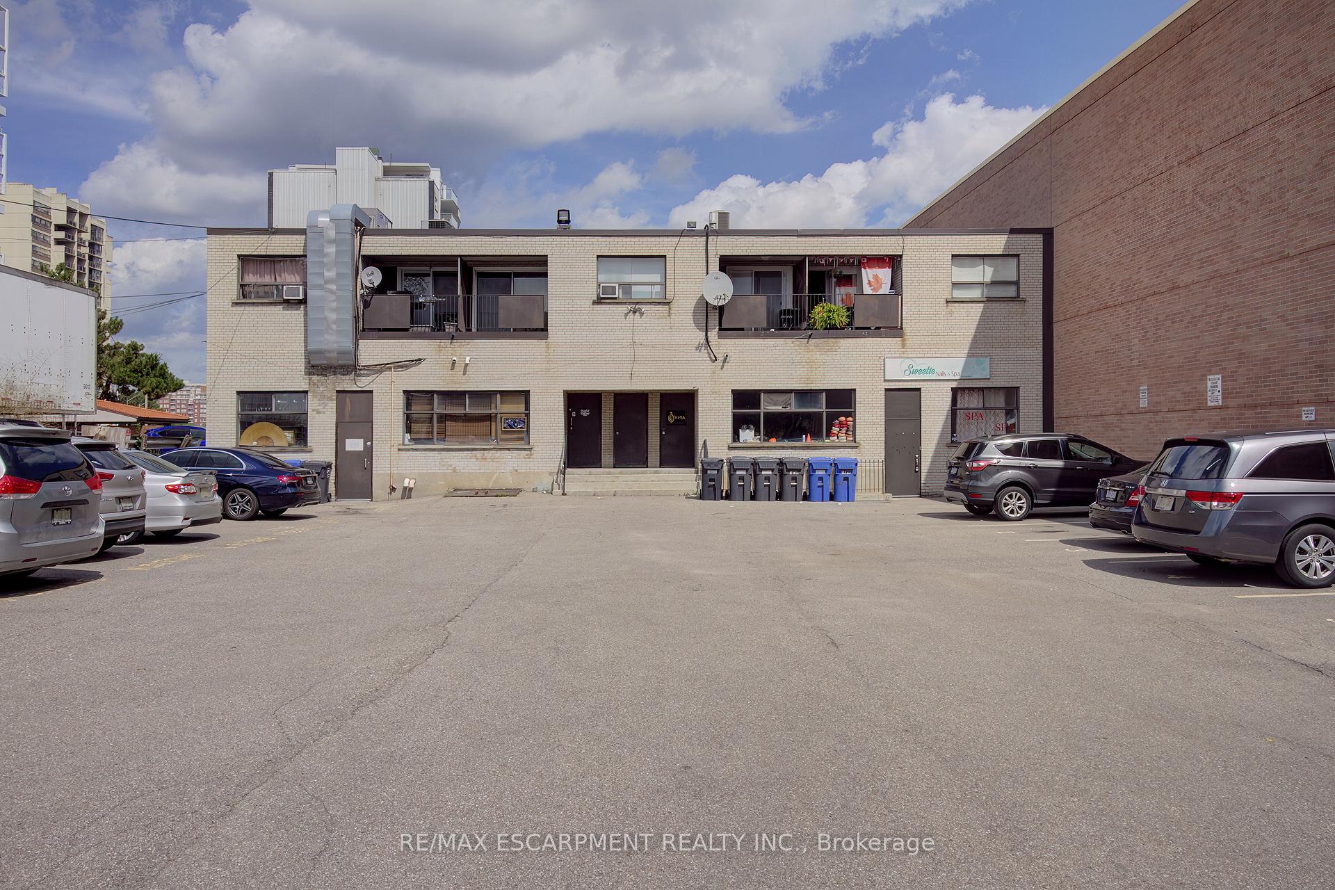 Photo 2 of Unit 9, 492 Kerr Street, Oakville, Central — HOMEH