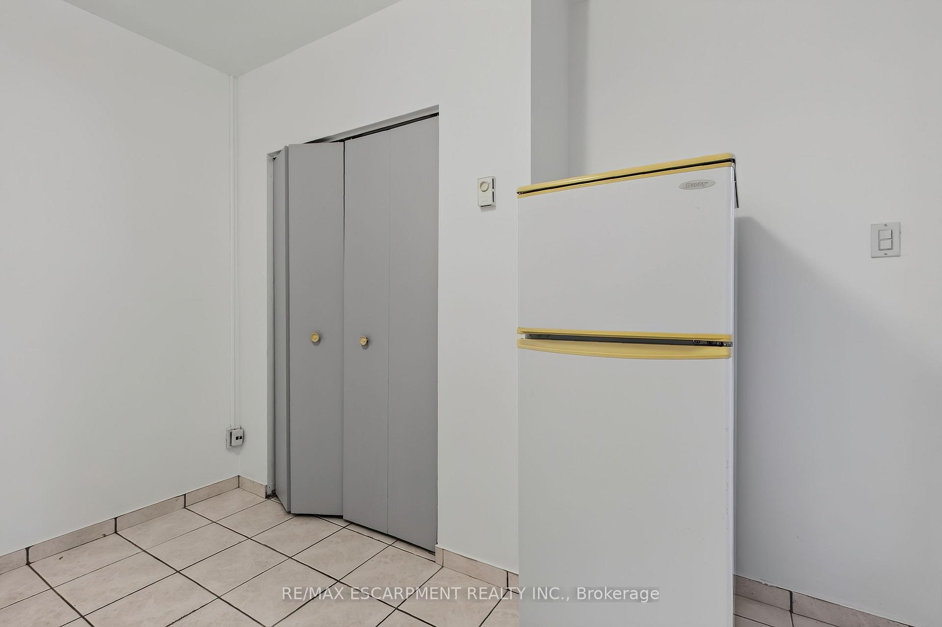 Photo 7 of Unit 9, 492 Kerr Street, Oakville, Central — HOMEH