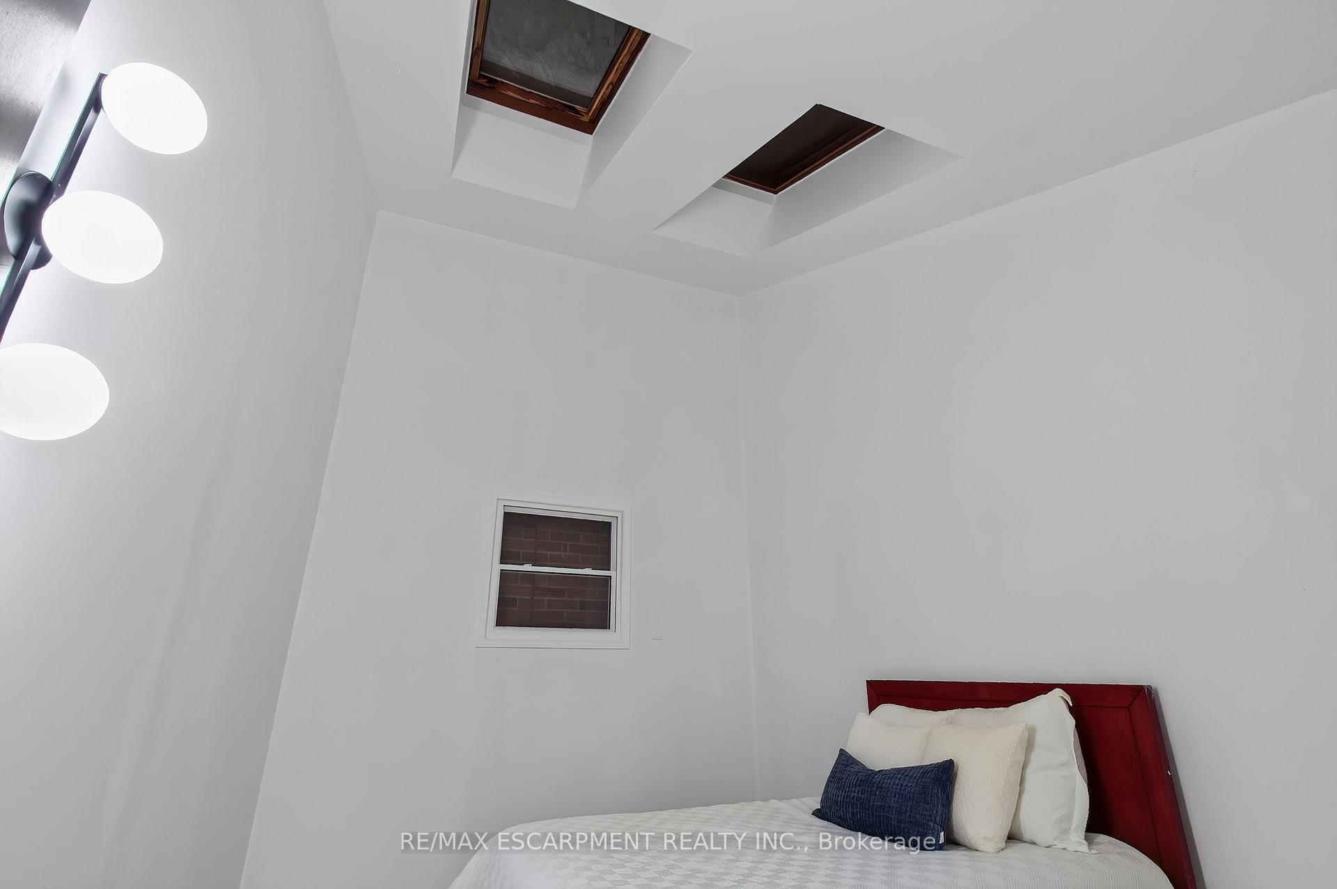 Photo 12 of Unit 9, 492 Kerr Street, Oakville, Central — HOMEH