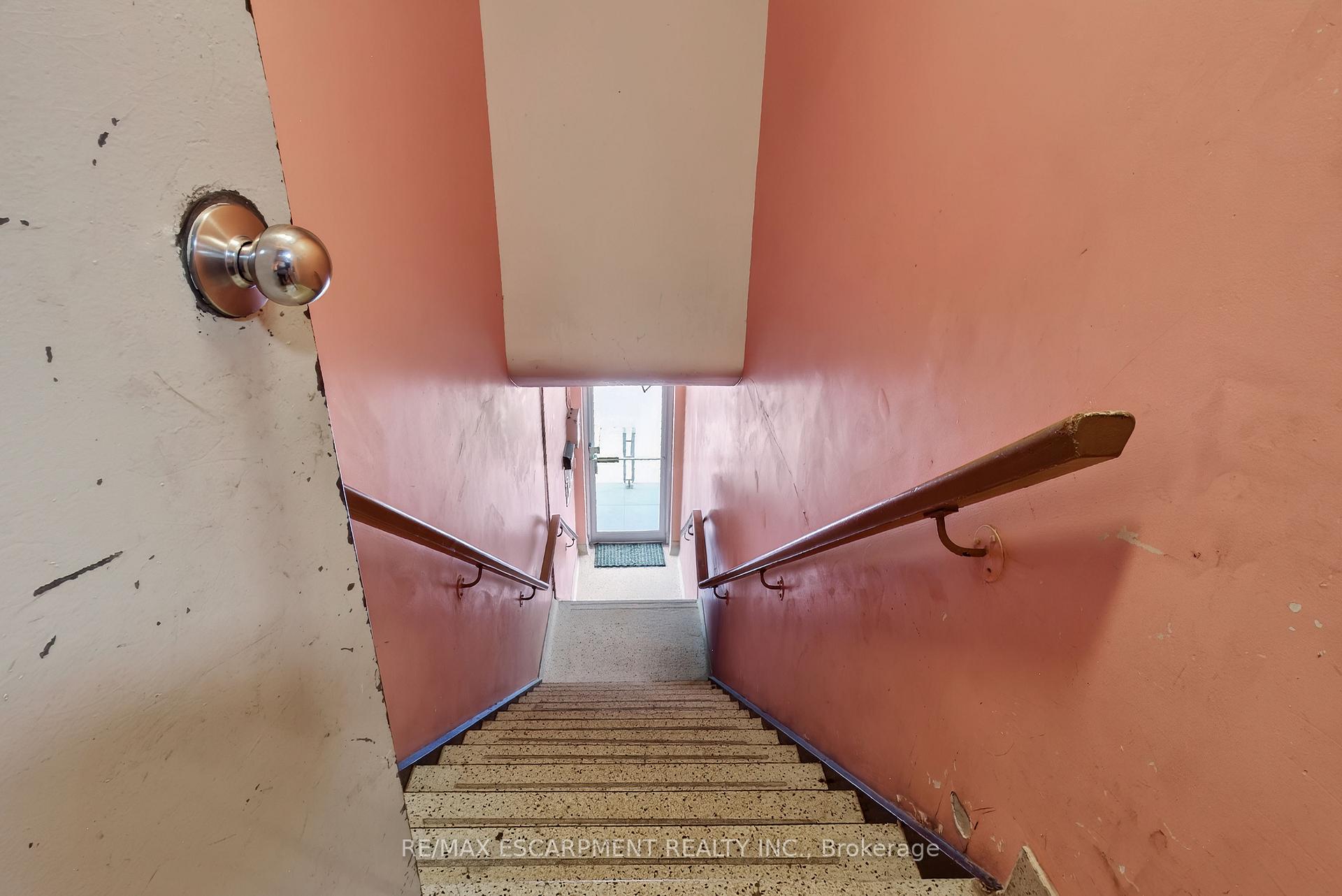 Photo 17 of Unit 9, 492 Kerr Street, Oakville, Central — HOMEH