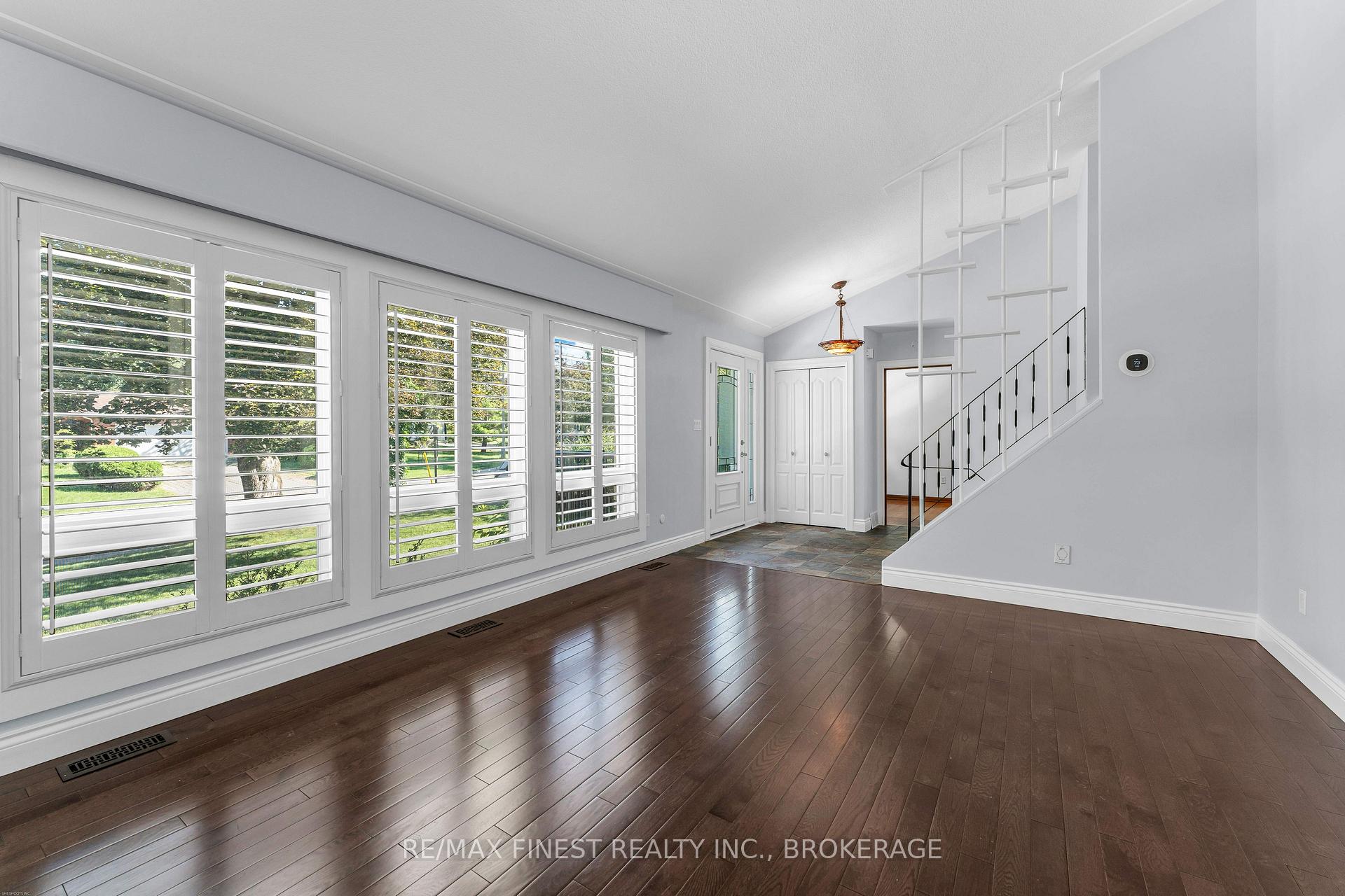 Photo 6 of 60 Sherwood Drive, Kingston, West of Sir John A. Blvd — HOMEH